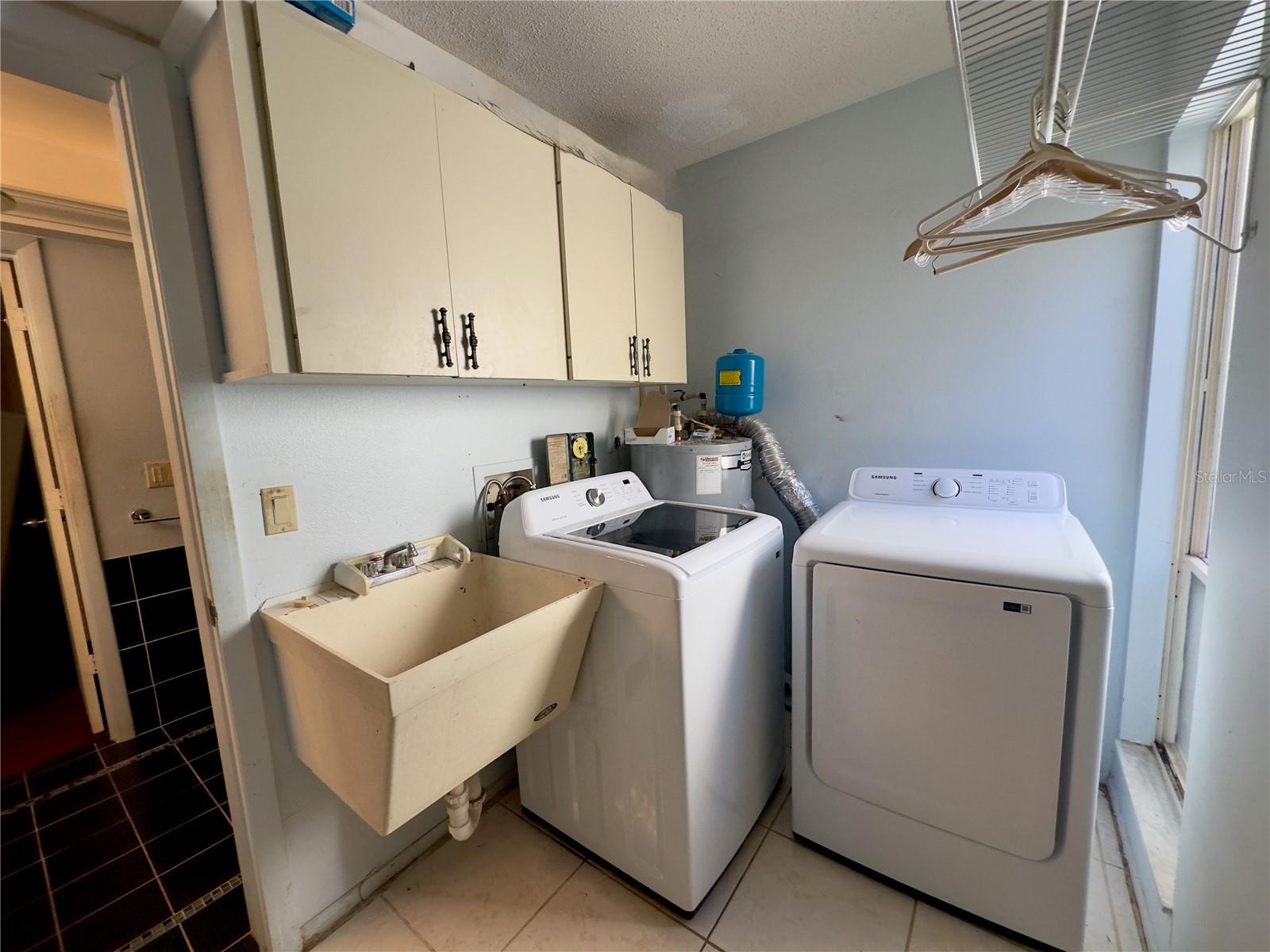 3725 GLEN OAKS MANOR DR, SARASOTA, FL, 34232