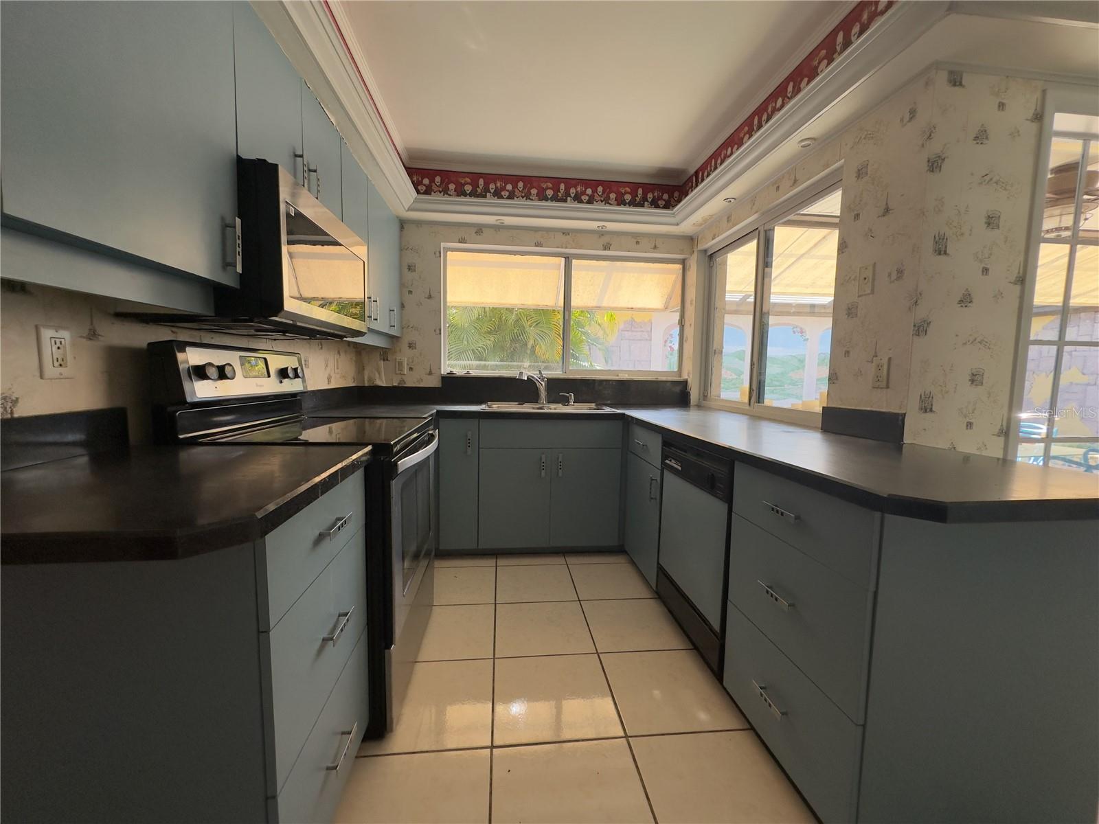3725 GLEN OAKS MANOR DR, SARASOTA, FL, 34232