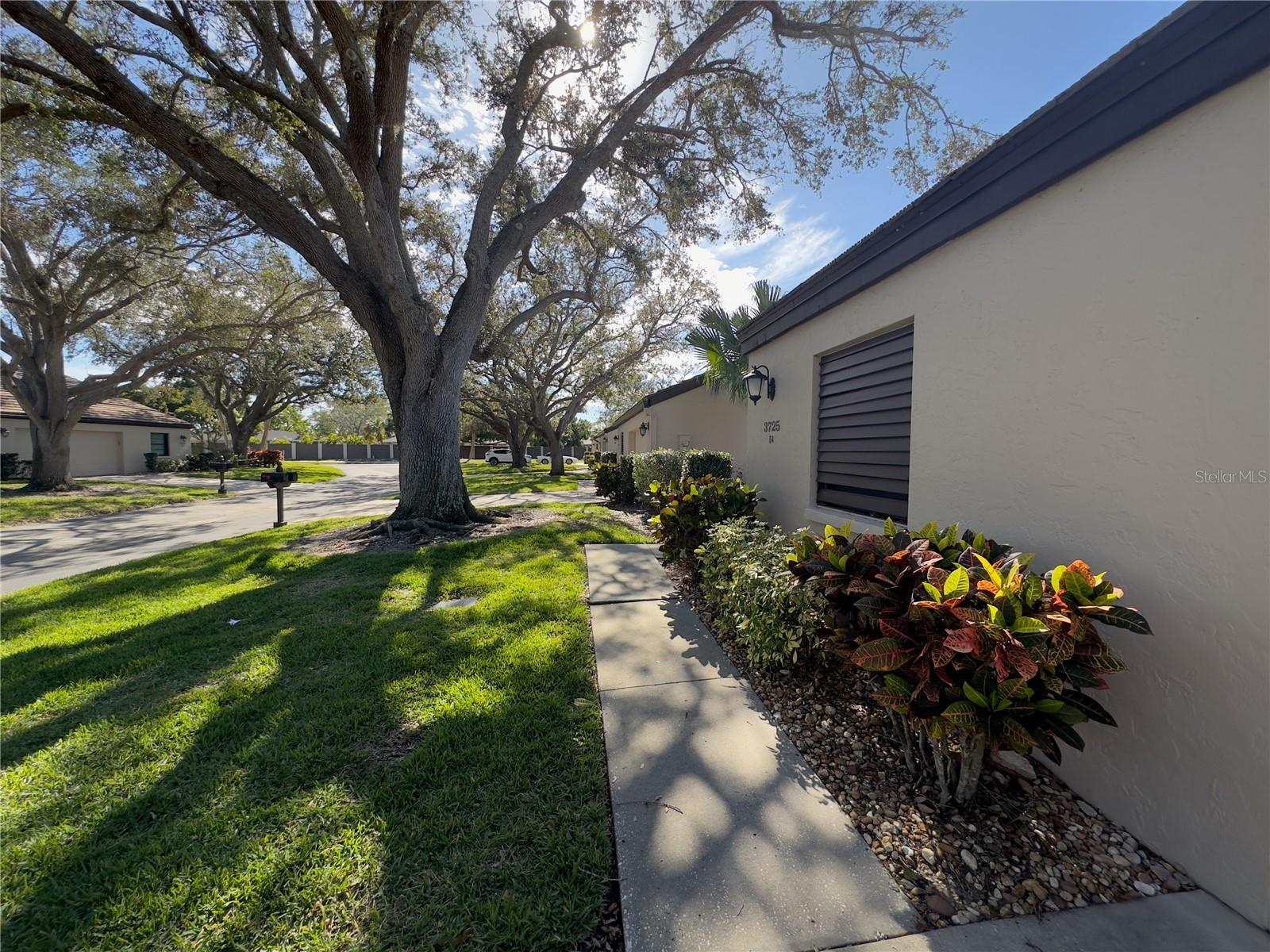 3725 GLEN OAKS MANOR DR, SARASOTA, FL, 34232