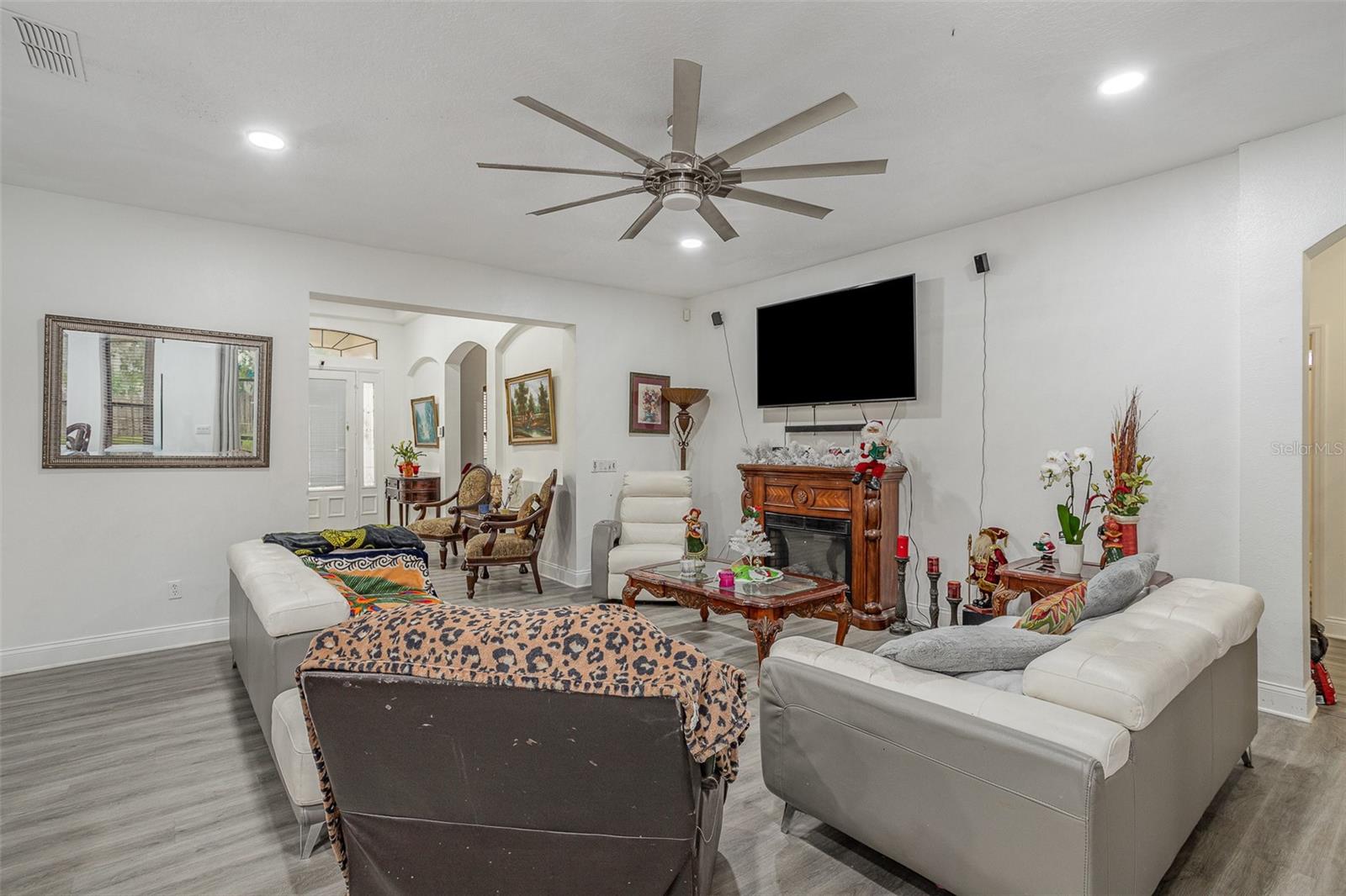 216 BLUE CRYSTAL DR, DELAND, FL, 32720