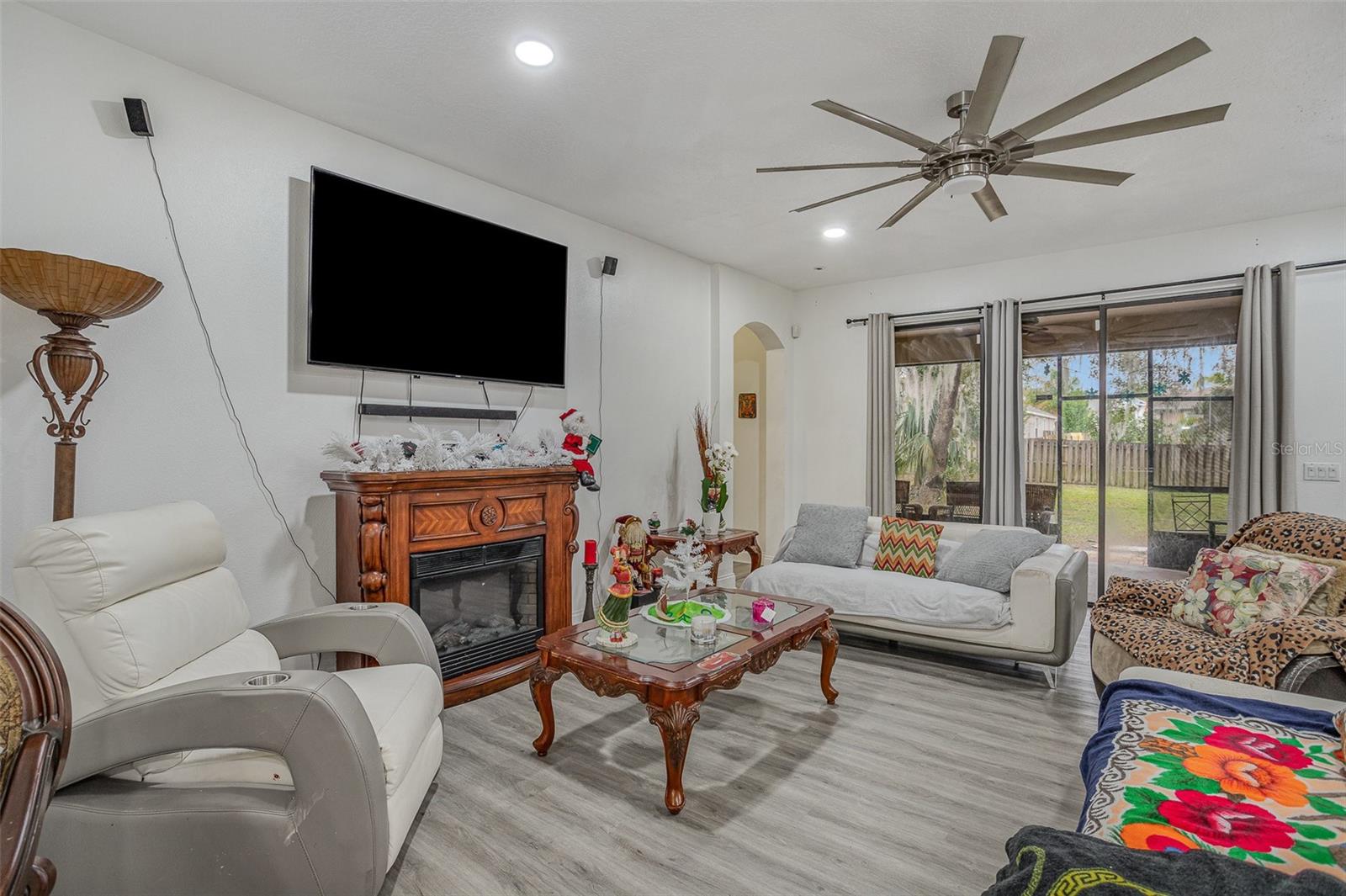 216 BLUE CRYSTAL DR, DELAND, FL, 32720