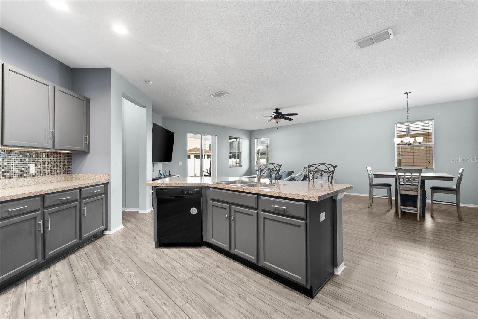 7308 TANGLE BEND DR, GIBSONTON, FL, 33534