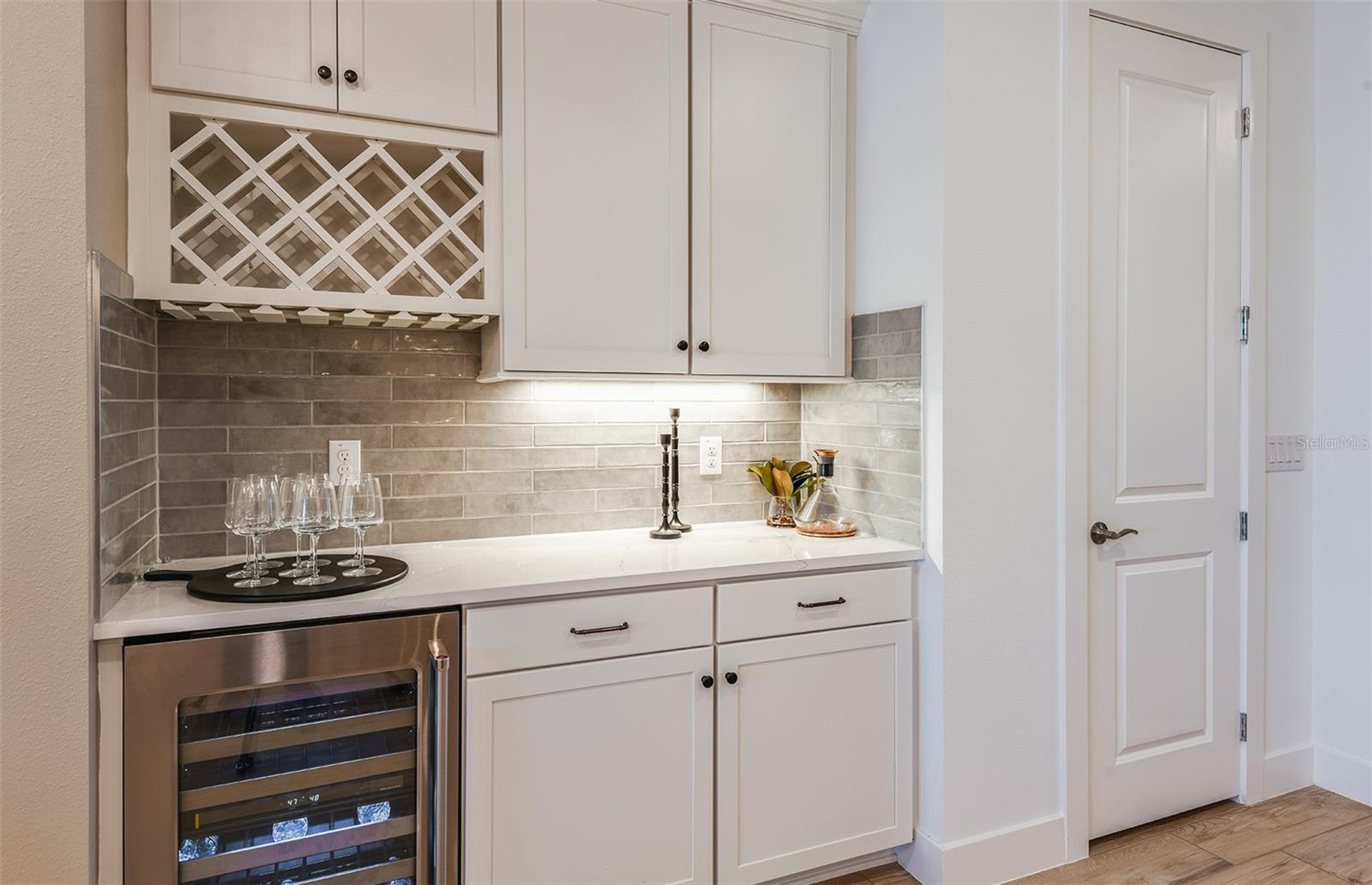 6136 JENSEN VIEW AVE, APOLLO BEACH, FL, 33572