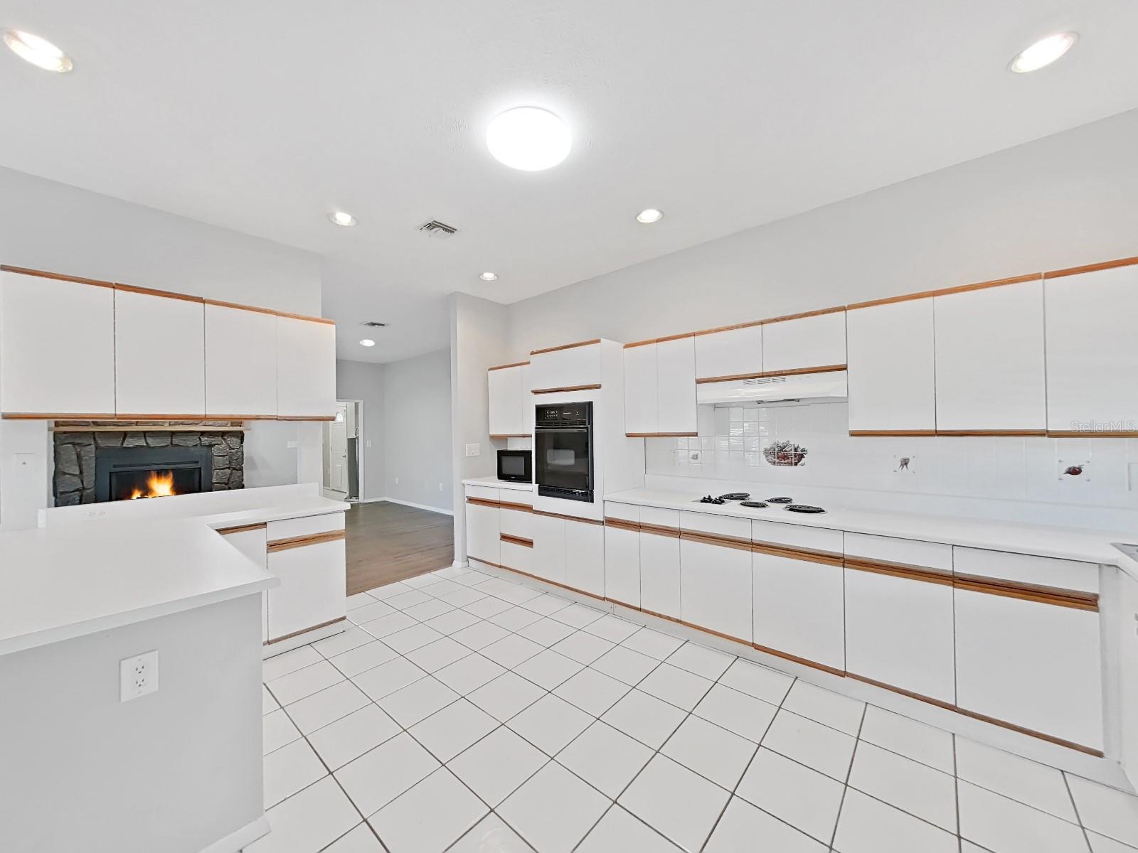 4302 W IOWA AVE, TAMPA, FL, 33616