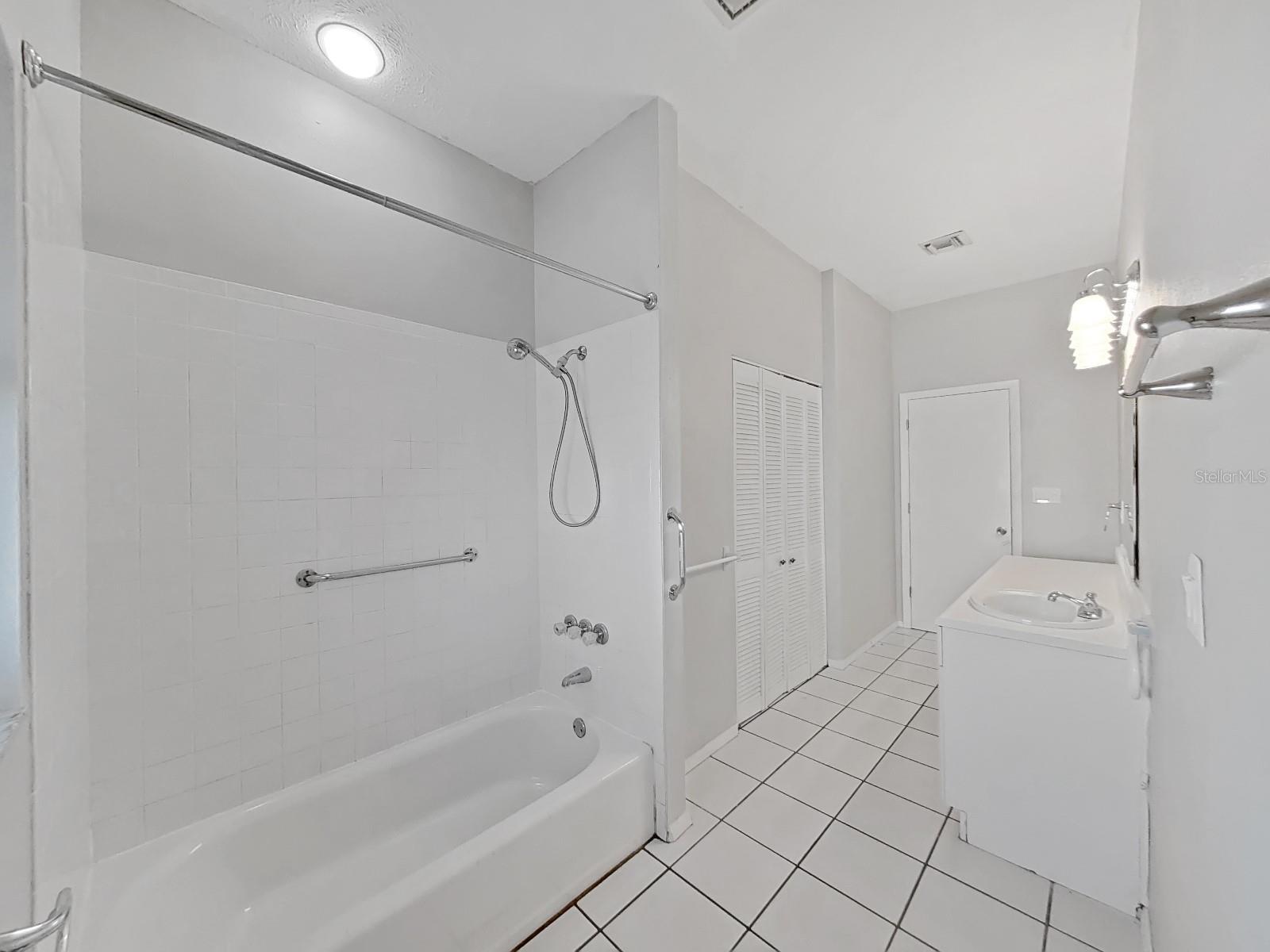 4302 W IOWA AVE, TAMPA, FL, 33616