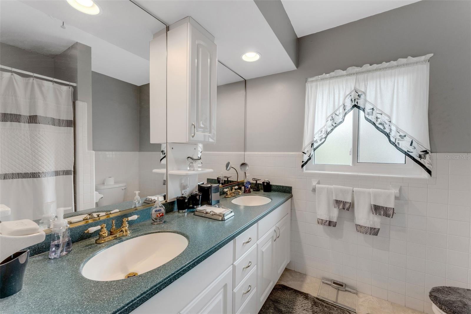 5376 SHADOW LAWN DR, SARASOTA, FL, 34242
