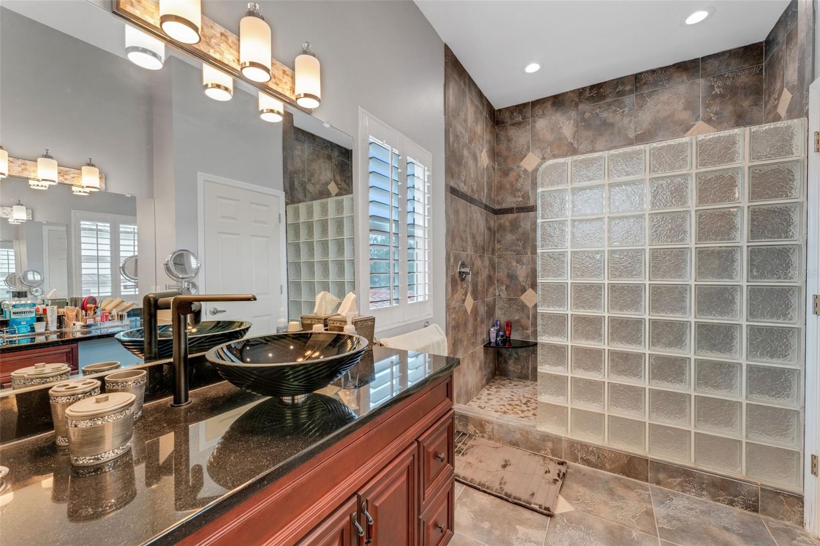 5376 SHADOW LAWN DR, SARASOTA, FL, 34242