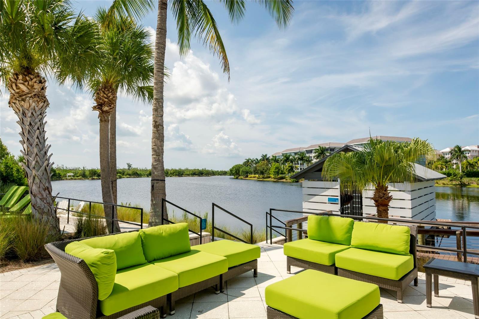 379 ARUBA CIR #301, BRADENTON, FL, 34209
