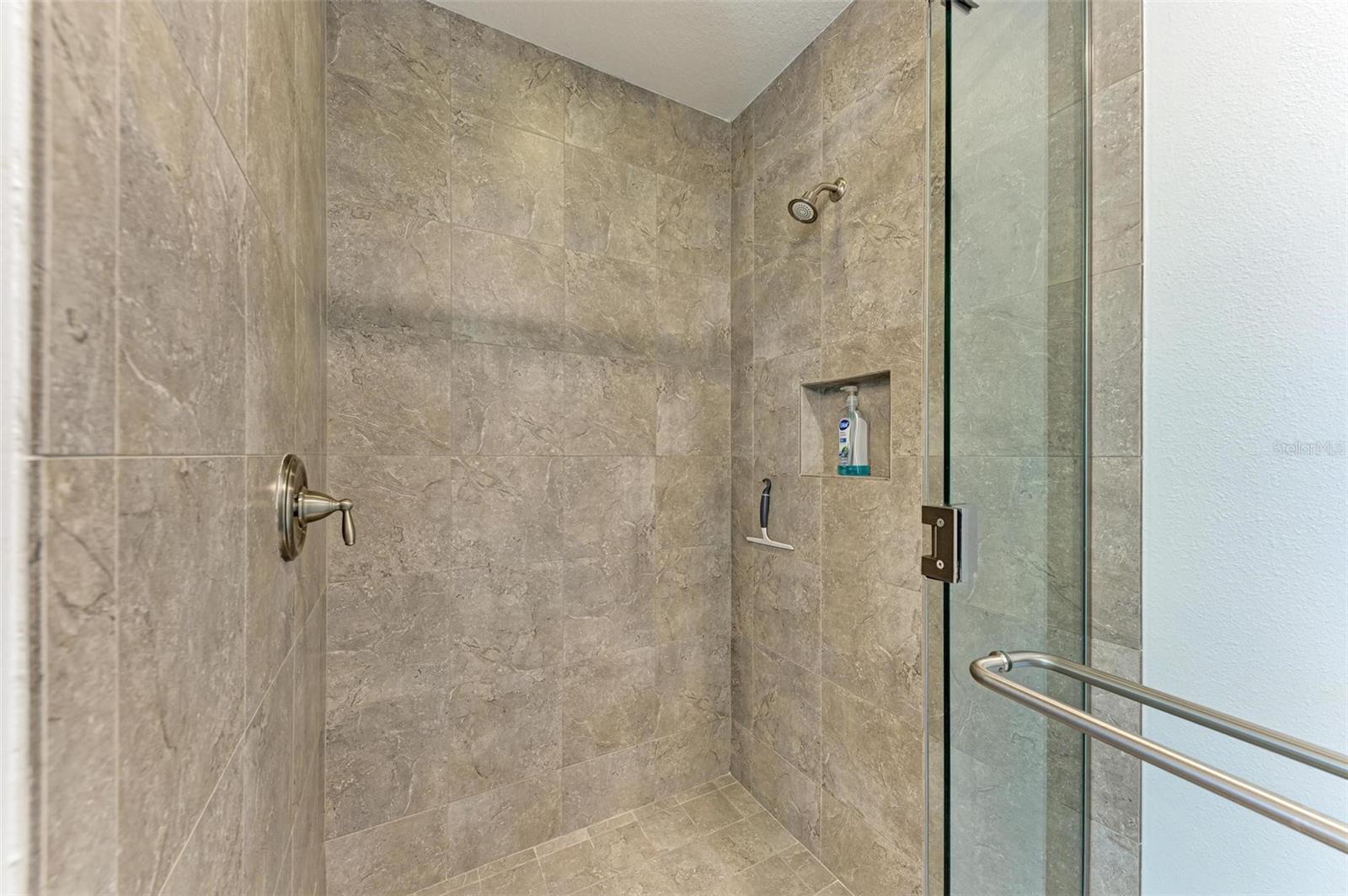 379 ARUBA CIR #301, BRADENTON, FL, 34209