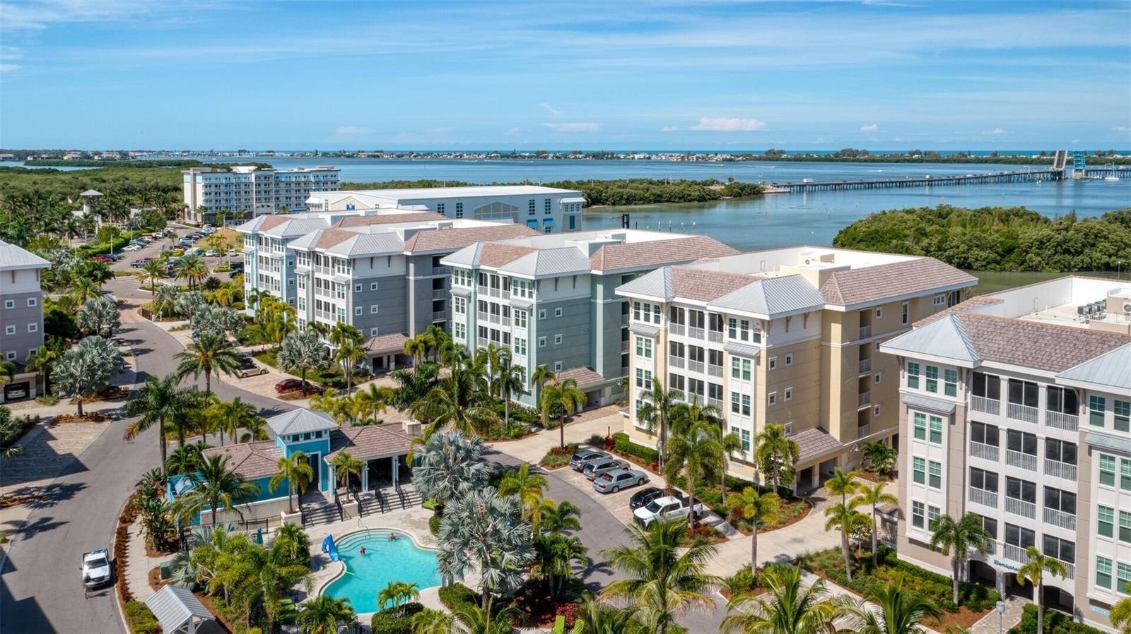 379 ARUBA CIR #301, BRADENTON, FL, 34209