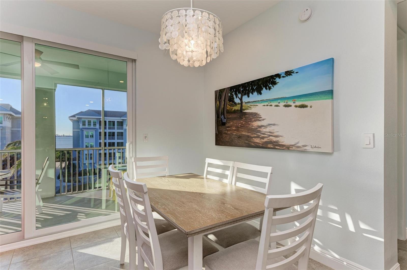 379 ARUBA CIR #301, BRADENTON, FL, 34209