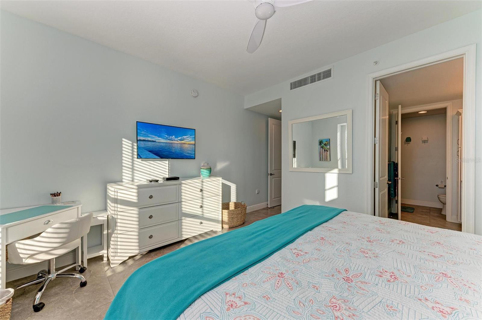 379 ARUBA CIR #301, BRADENTON, FL, 34209