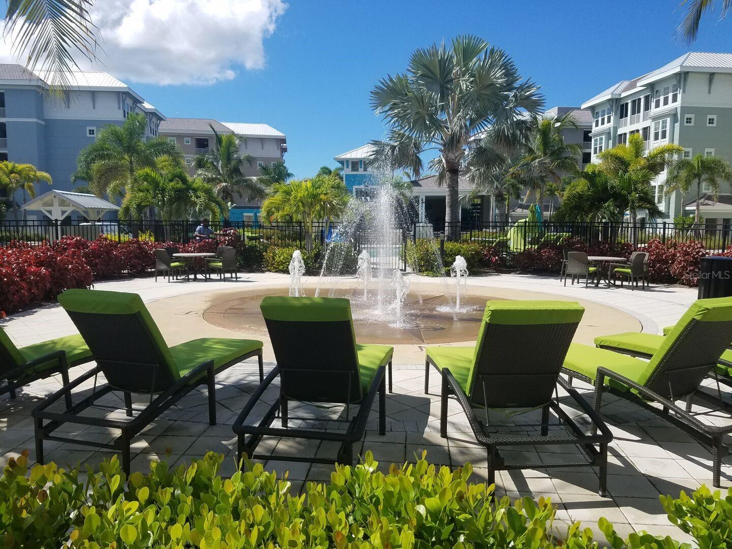 379 ARUBA CIR #301, BRADENTON, FL, 34209