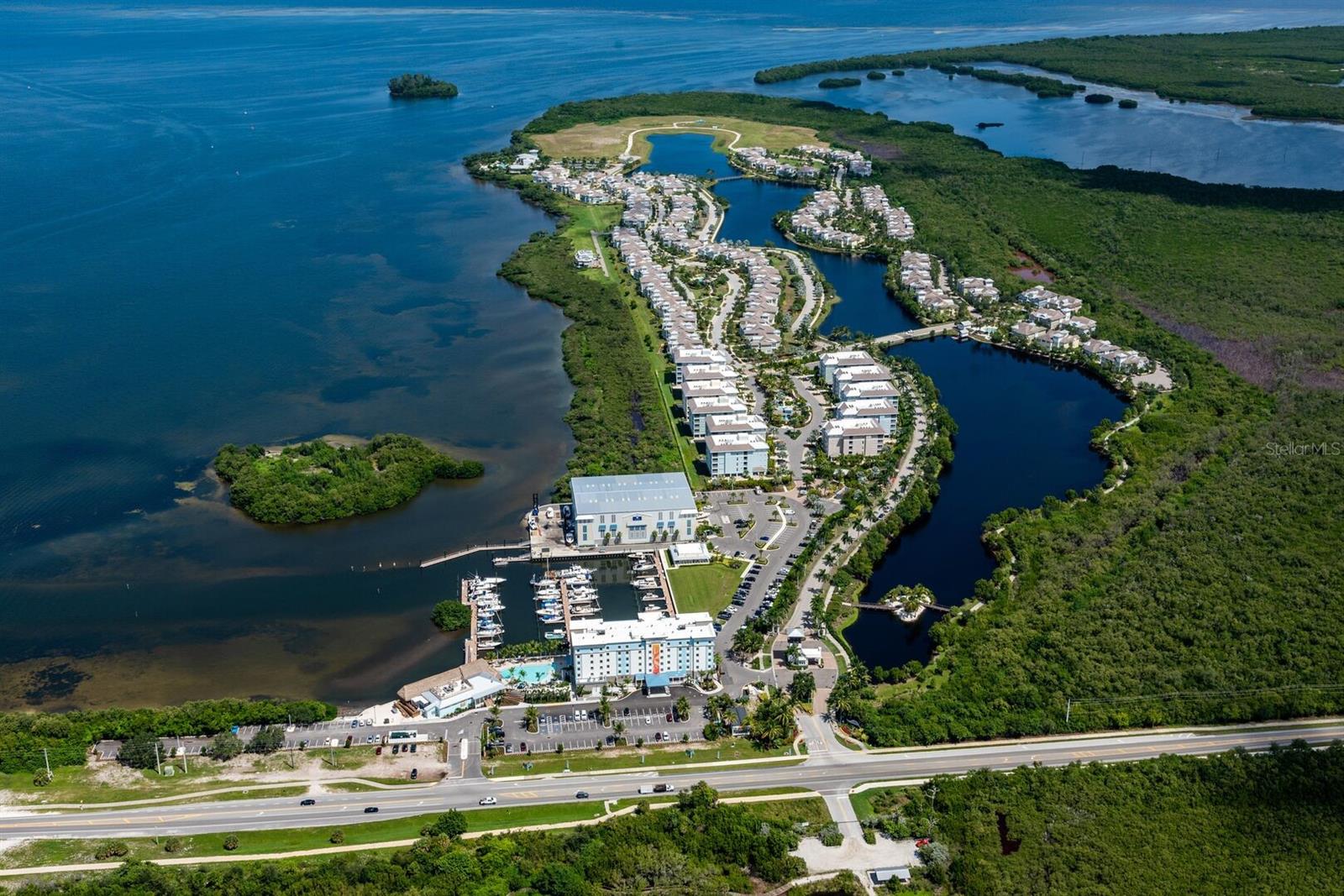 379 ARUBA CIR #301, BRADENTON, FL, 34209