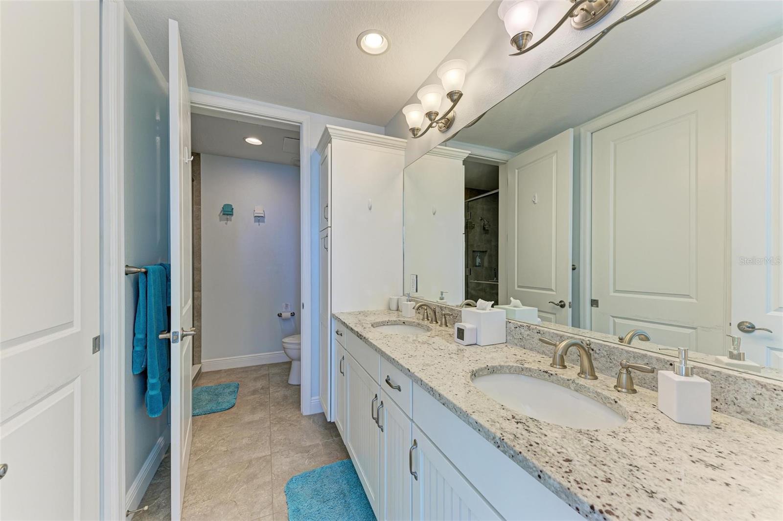 379 ARUBA CIR #301, BRADENTON, FL, 34209
