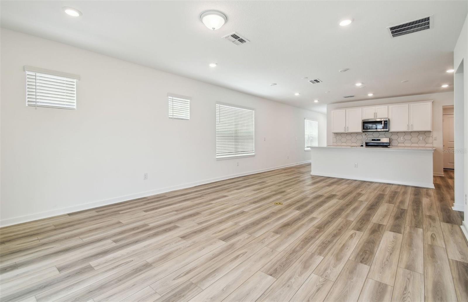 6690 MICHAEL FAVOR WAY, WESLEY CHAPEL, FL, 33545