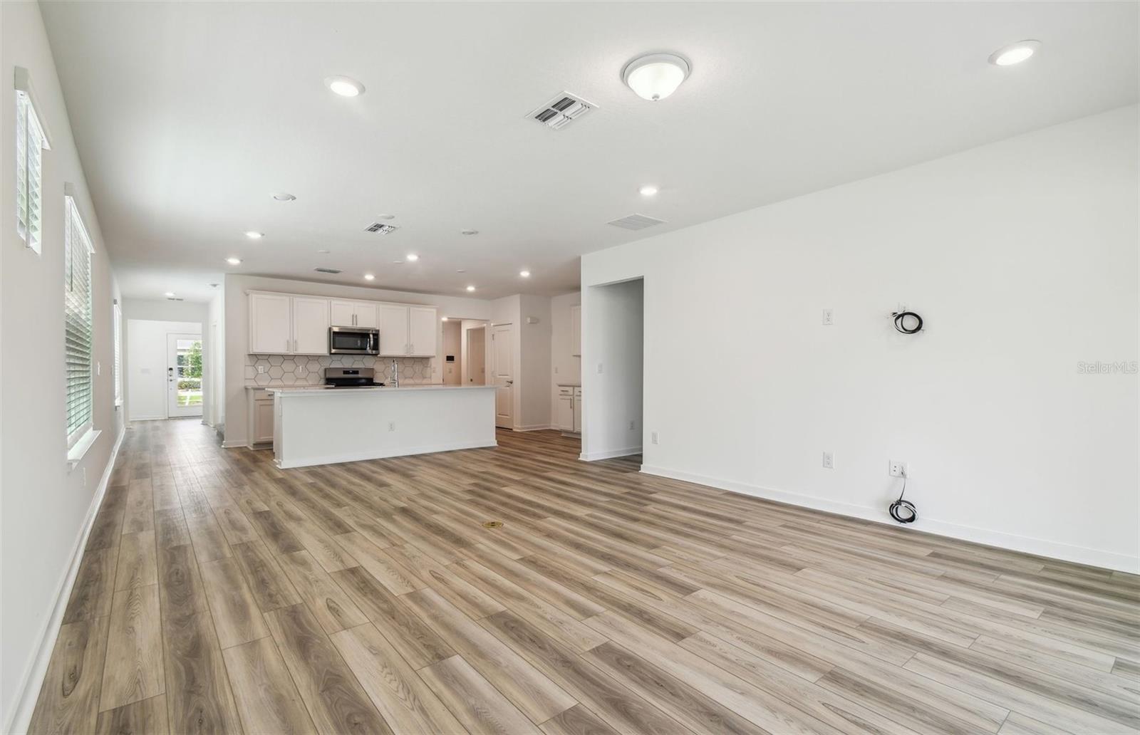 6690 MICHAEL FAVOR WAY, WESLEY CHAPEL, FL, 33545