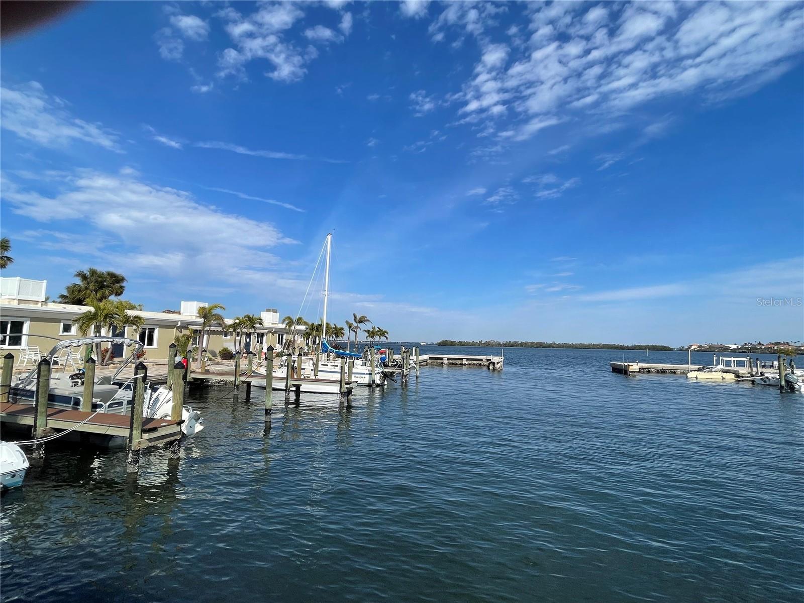 31 TWIN SHORES BLVD, LONGBOAT KEY, FL, 34228