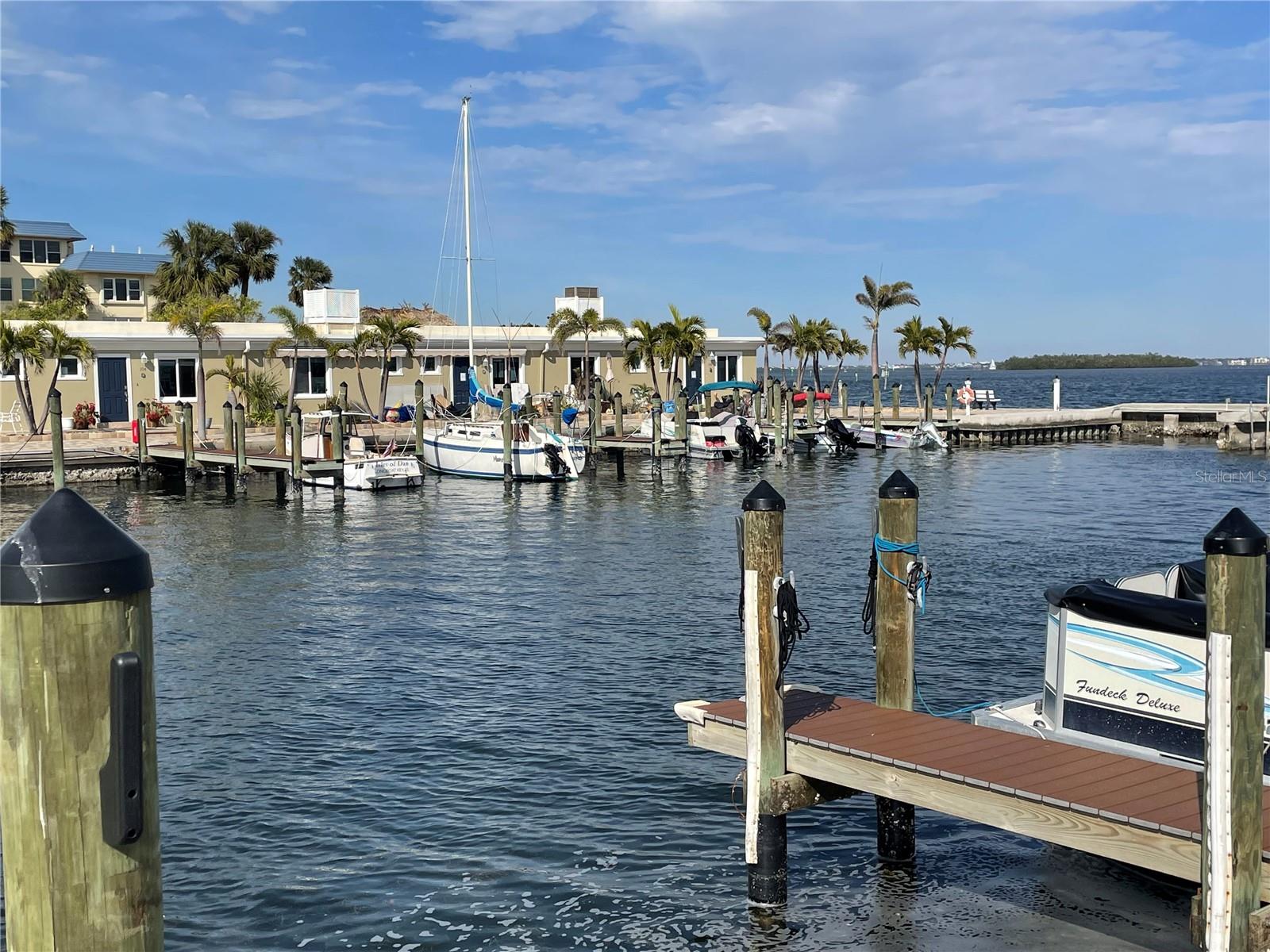 31 TWIN SHORES BLVD, LONGBOAT KEY, FL, 34228