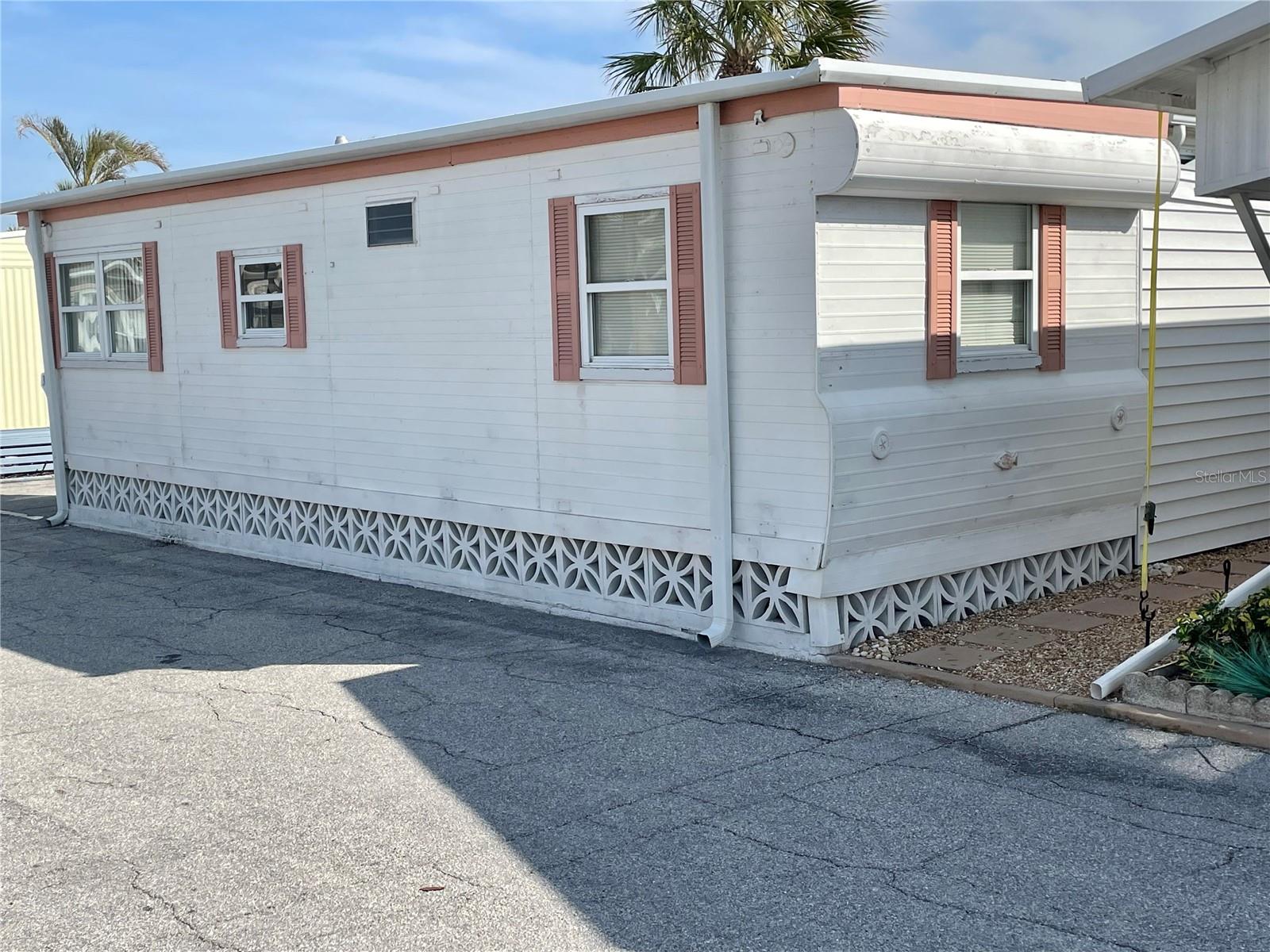 31 TWIN SHORES BLVD, LONGBOAT KEY, FL, 34228