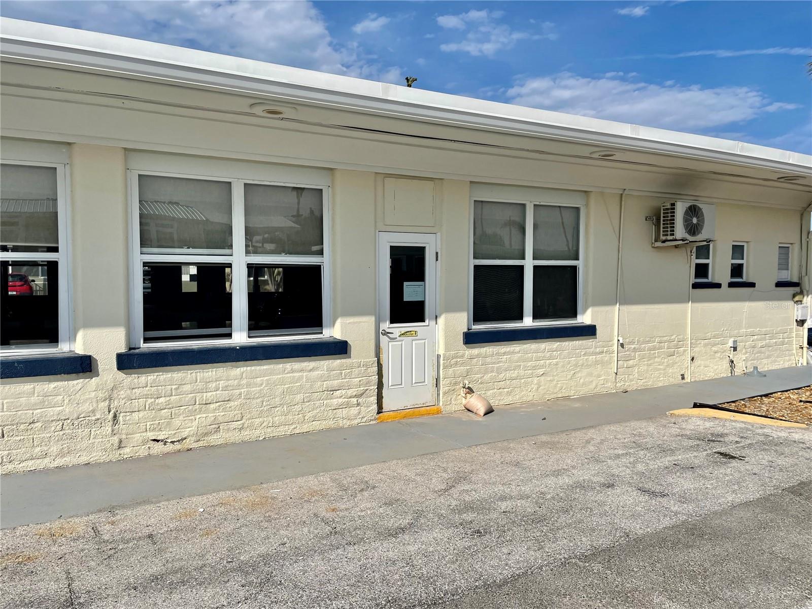 31 TWIN SHORES BLVD, LONGBOAT KEY, FL, 34228