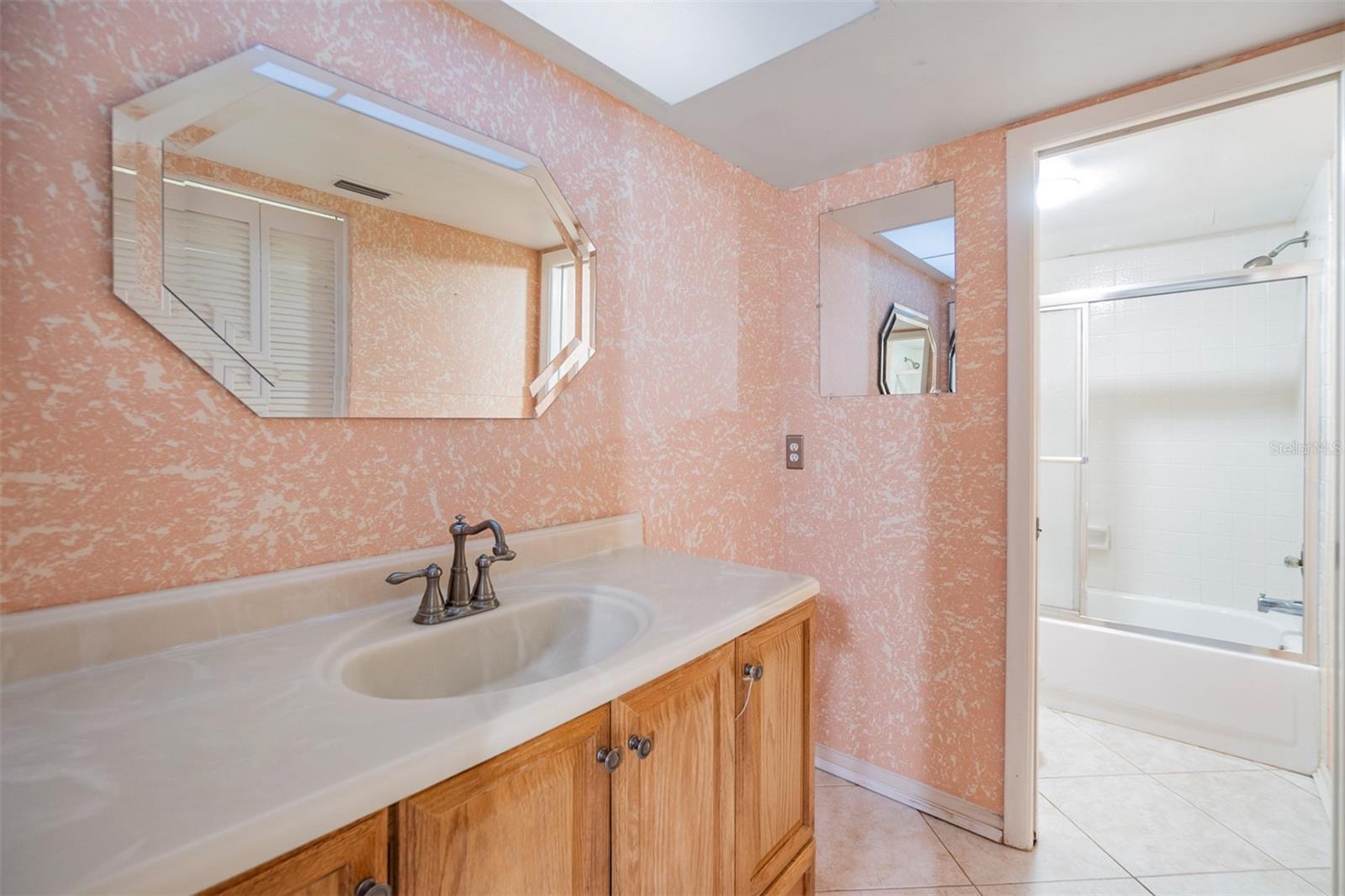 9292 120TH LN, SEMINOLE, FL, 33772