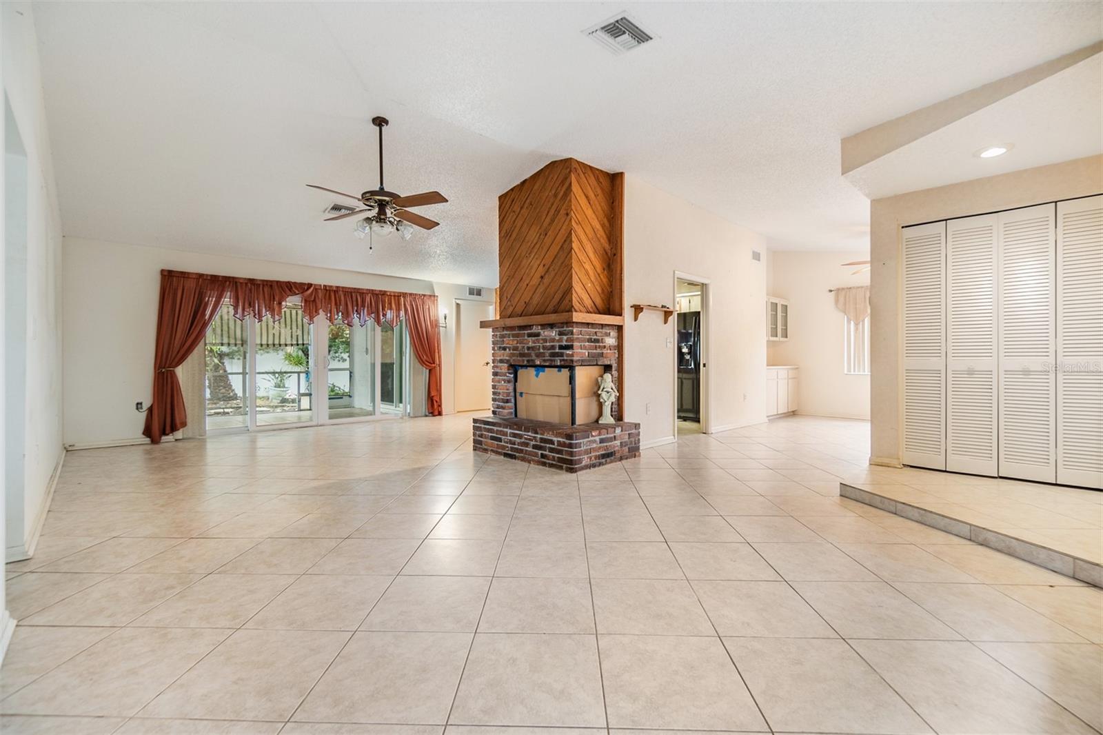 9292 120TH LN, SEMINOLE, FL, 33772
