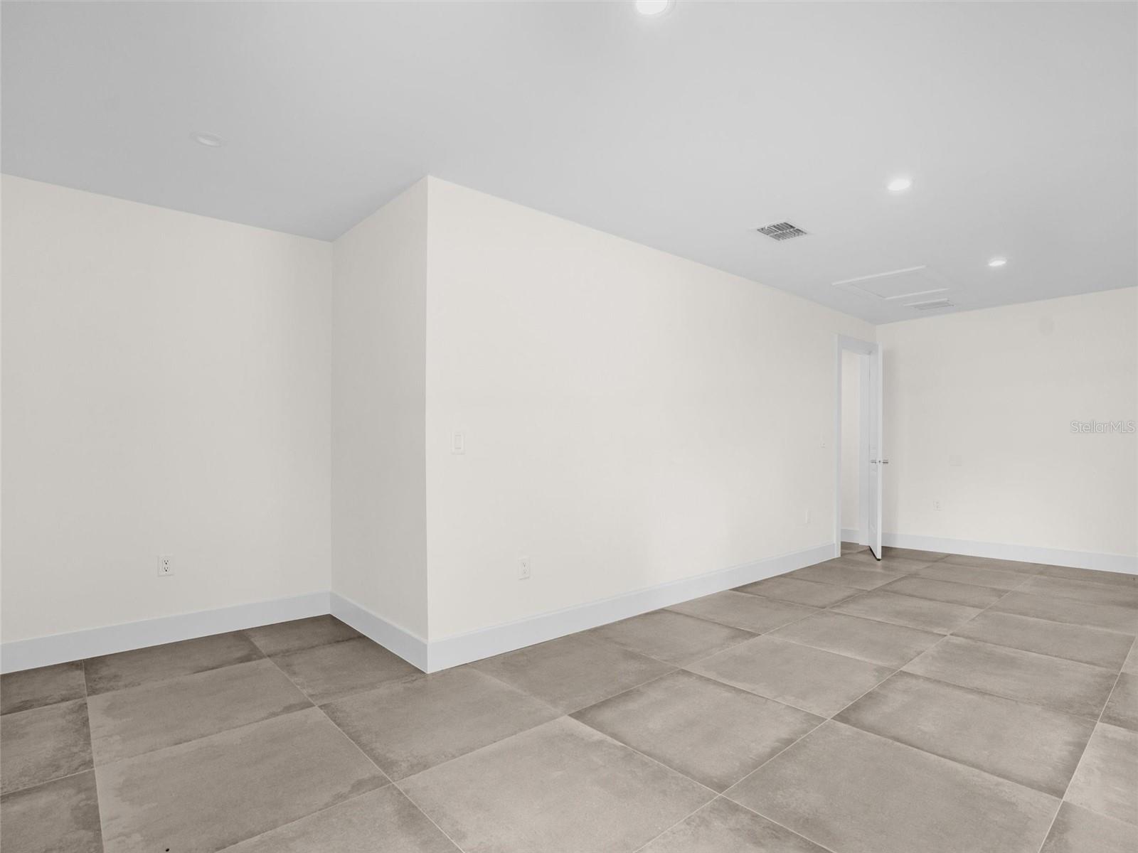 304 E GREENTREE LN, LAKE MARY, FL, 32746