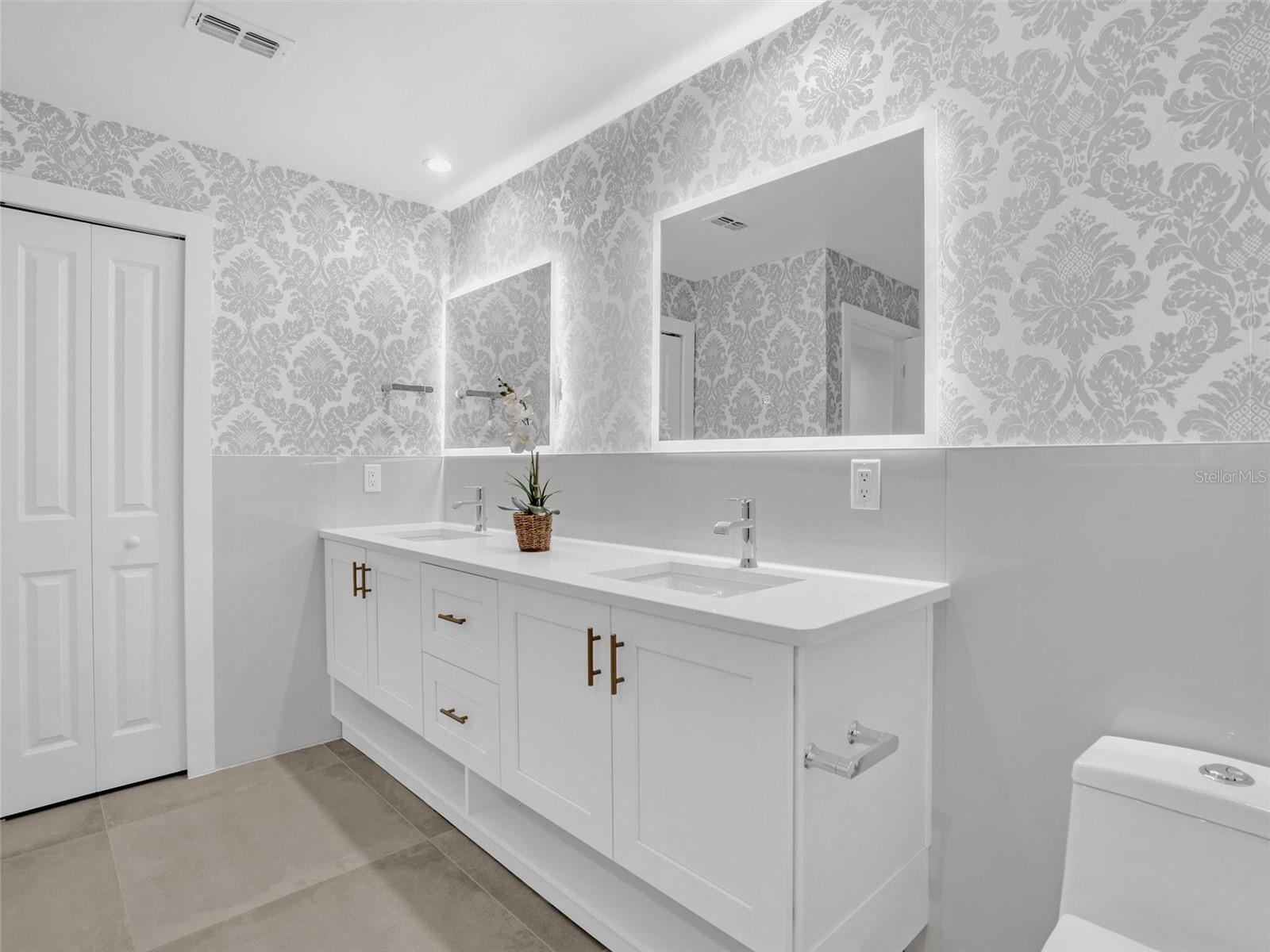 304 E GREENTREE LN, LAKE MARY, FL, 32746