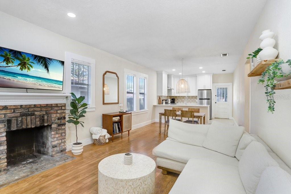 307 W CREST AVE, TAMPA, FL, 33603