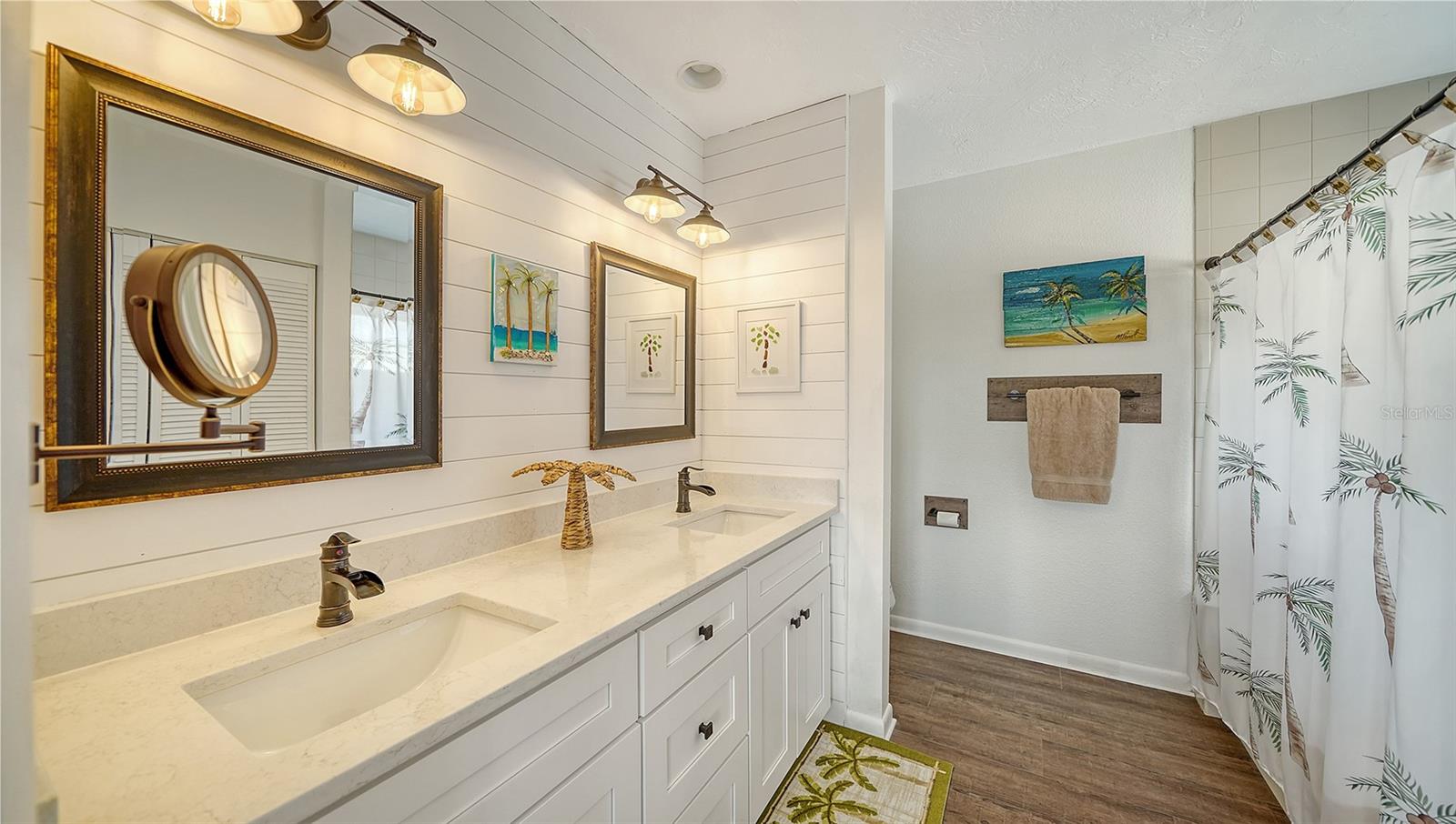 653 CEDARS CT, LONGBOAT KEY, FL, 34228
