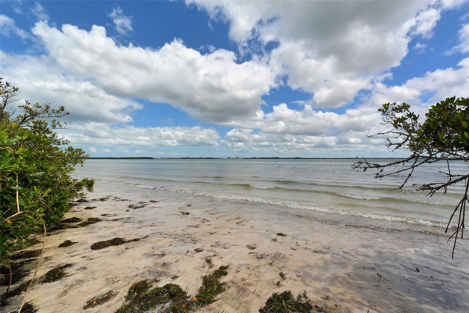 653 CEDARS CT, LONGBOAT KEY, FL, 34228