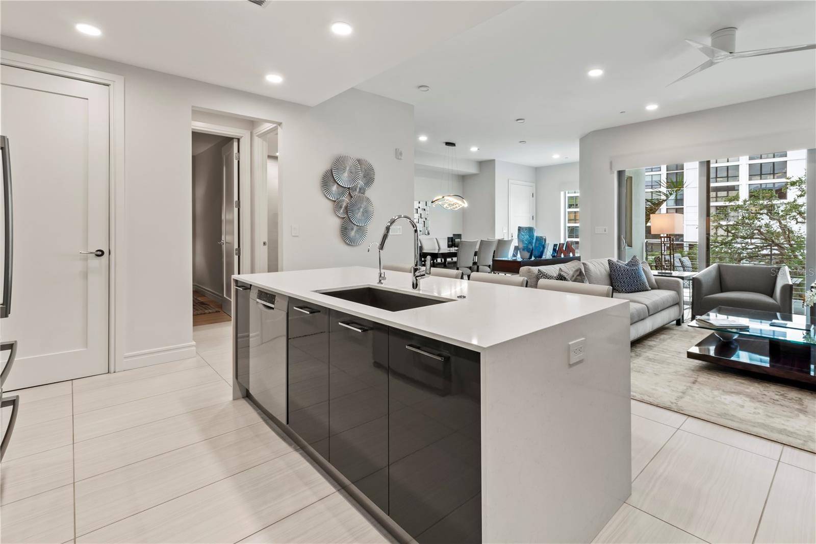 711 S PALM AVE #303, SARASOTA, FL, 34236