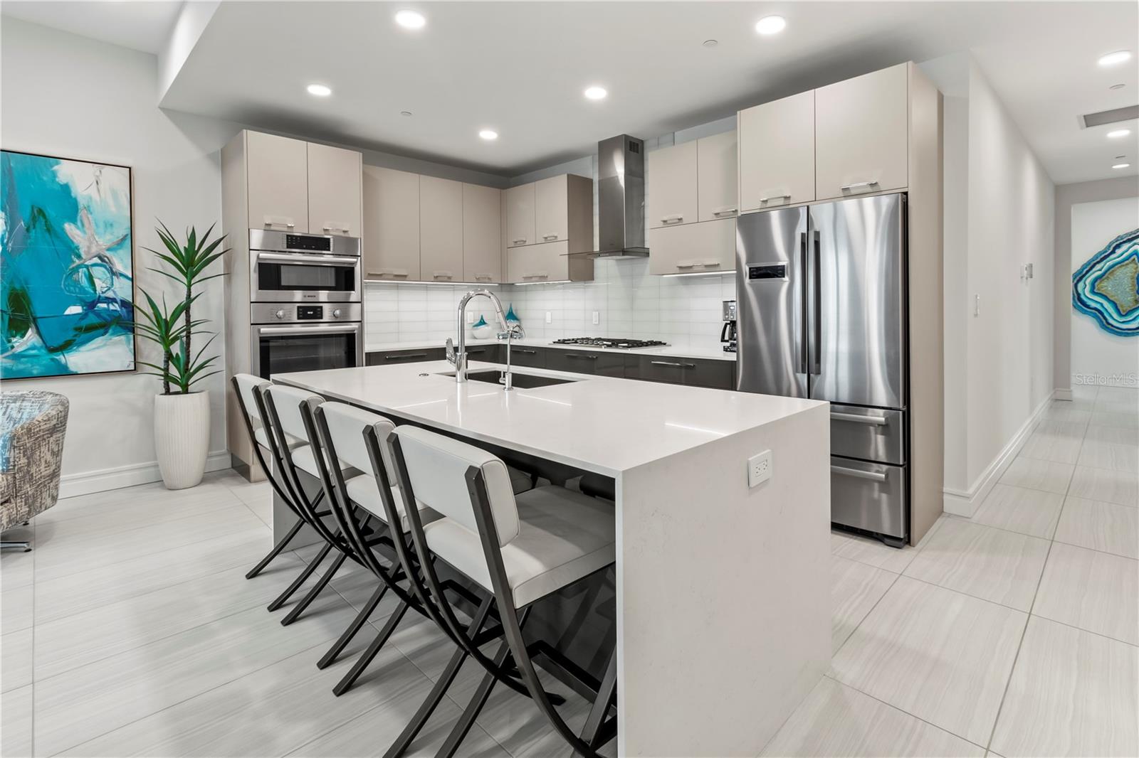 711 S PALM AVE #303, SARASOTA, FL, 34236