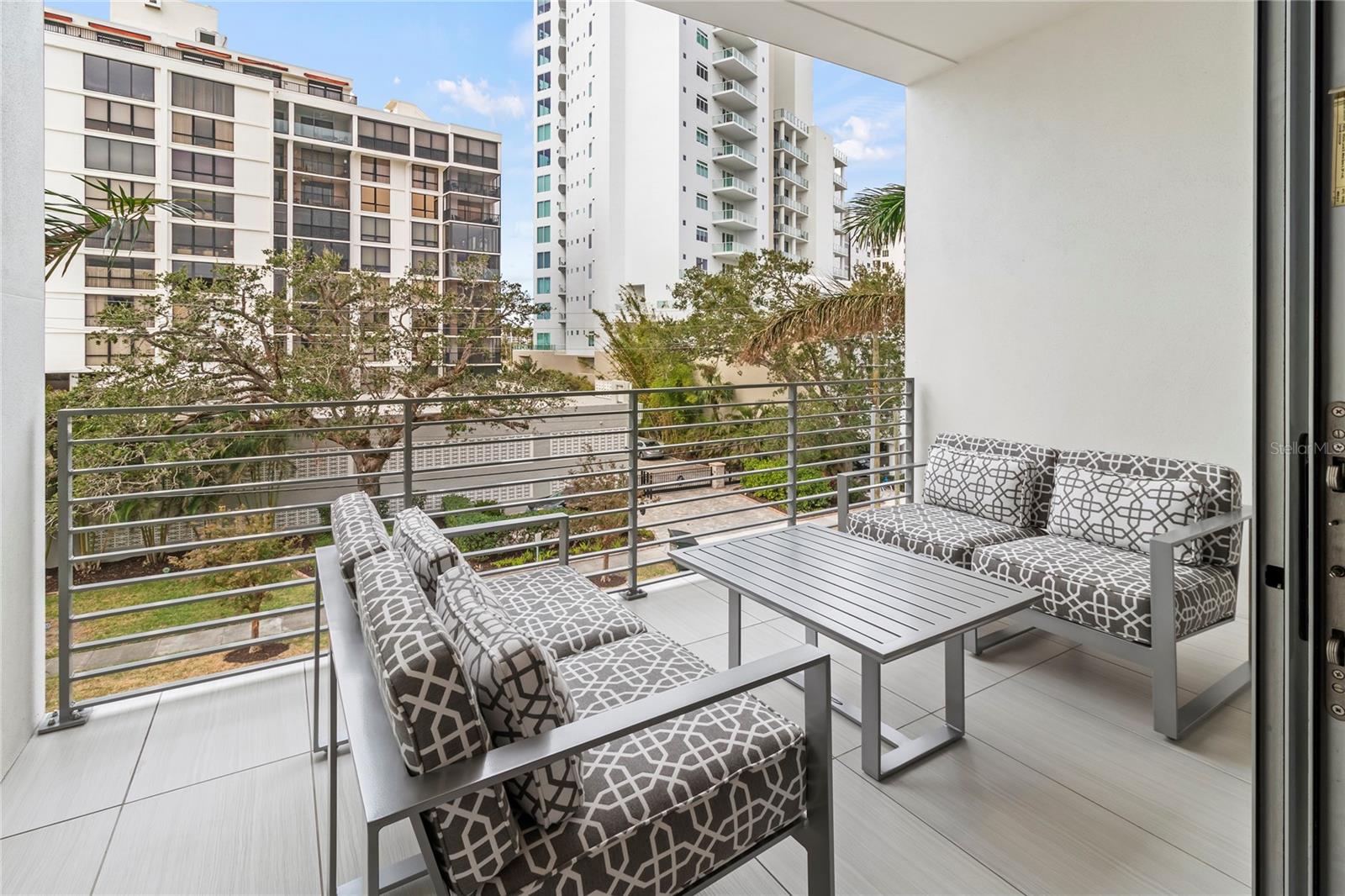 711 S PALM AVE #303, SARASOTA, FL, 34236