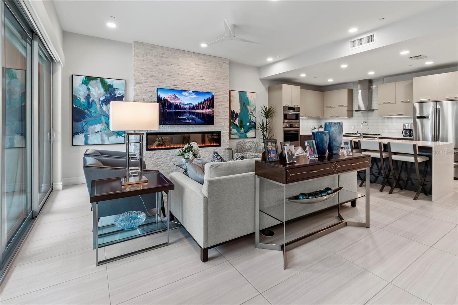 711 S PALM AVE #303, SARASOTA, FL, 34236