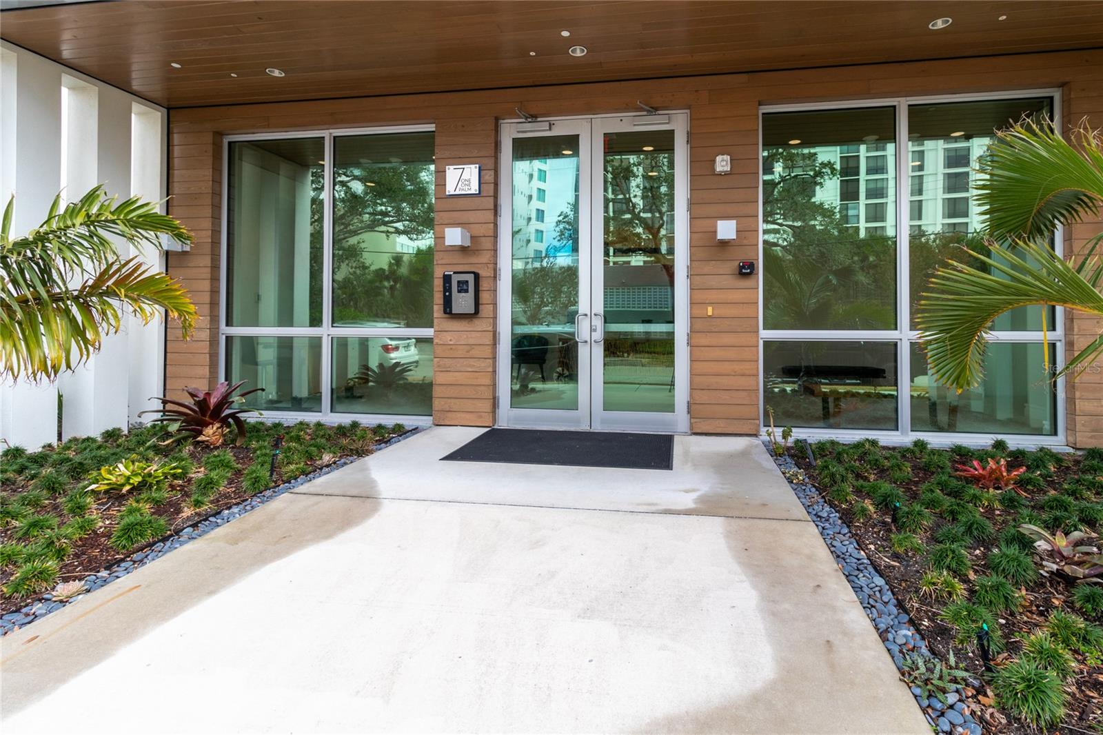 711 S PALM AVE #303, SARASOTA, FL, 34236