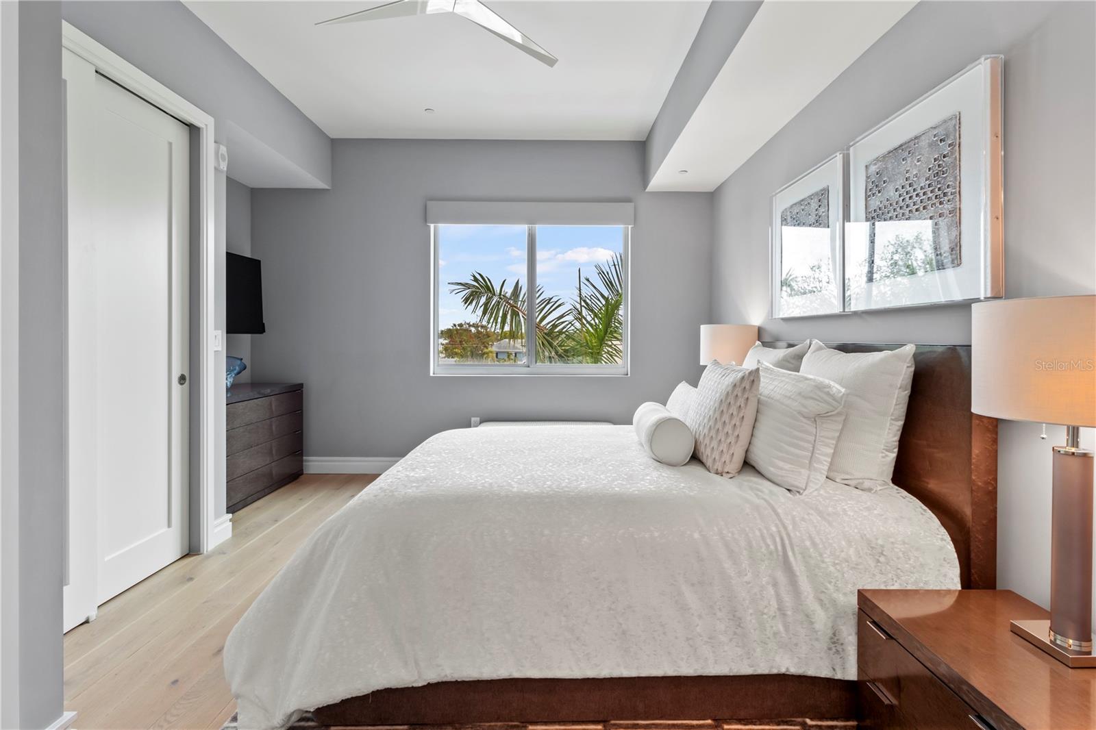 711 S PALM AVE #303, SARASOTA, FL, 34236