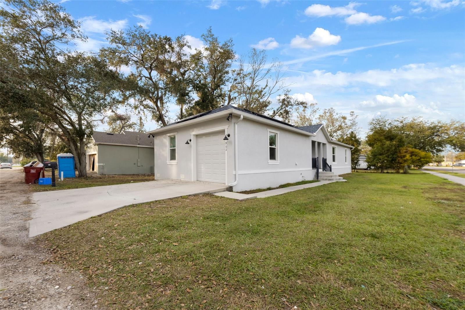 902 W ALSOBROOK ST, PLANT CITY, FL, 33563