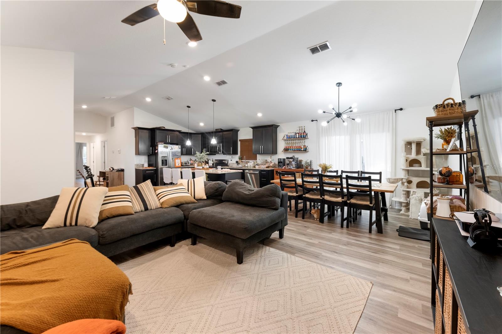 902 W ALSOBROOK ST, PLANT CITY, FL, 33563