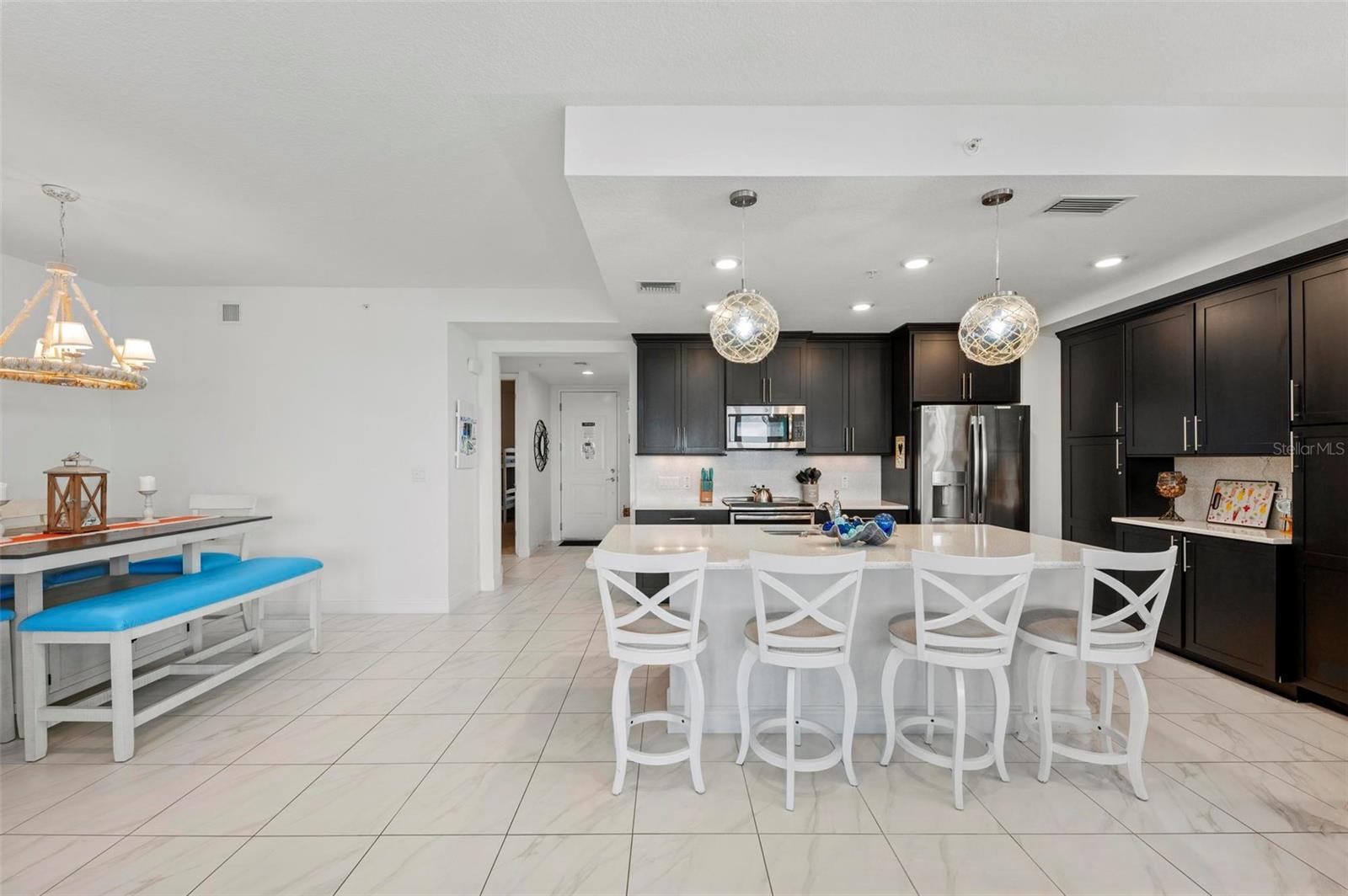 395 ARUBA CIR #302, BRADENTON, FL, 34209