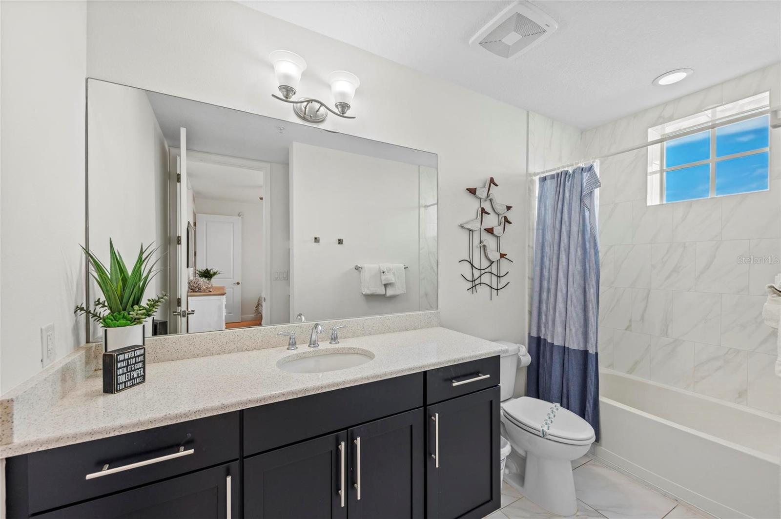 395 ARUBA CIR #302, BRADENTON, FL, 34209