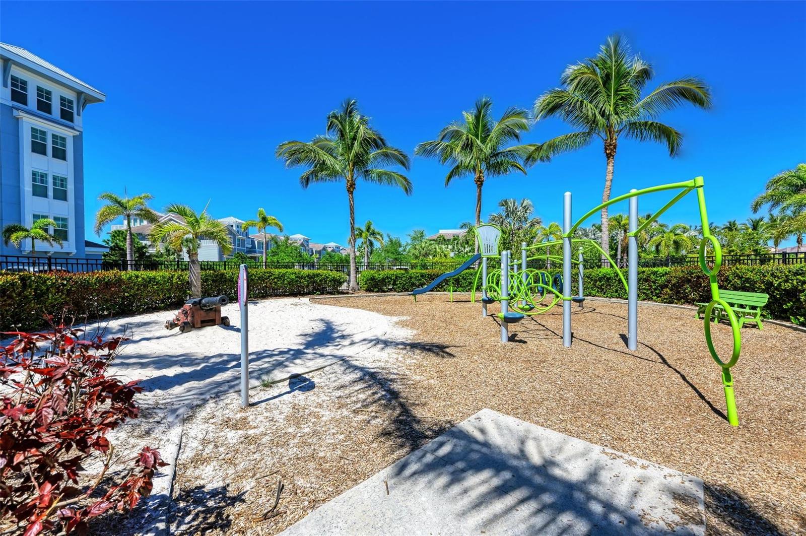 395 ARUBA CIR #302, BRADENTON, FL, 34209