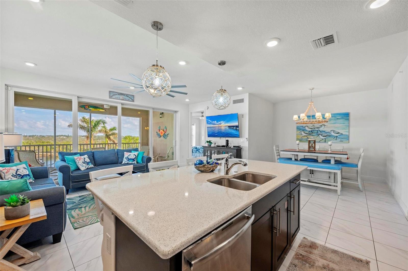 395 ARUBA CIR #302, BRADENTON, FL, 34209