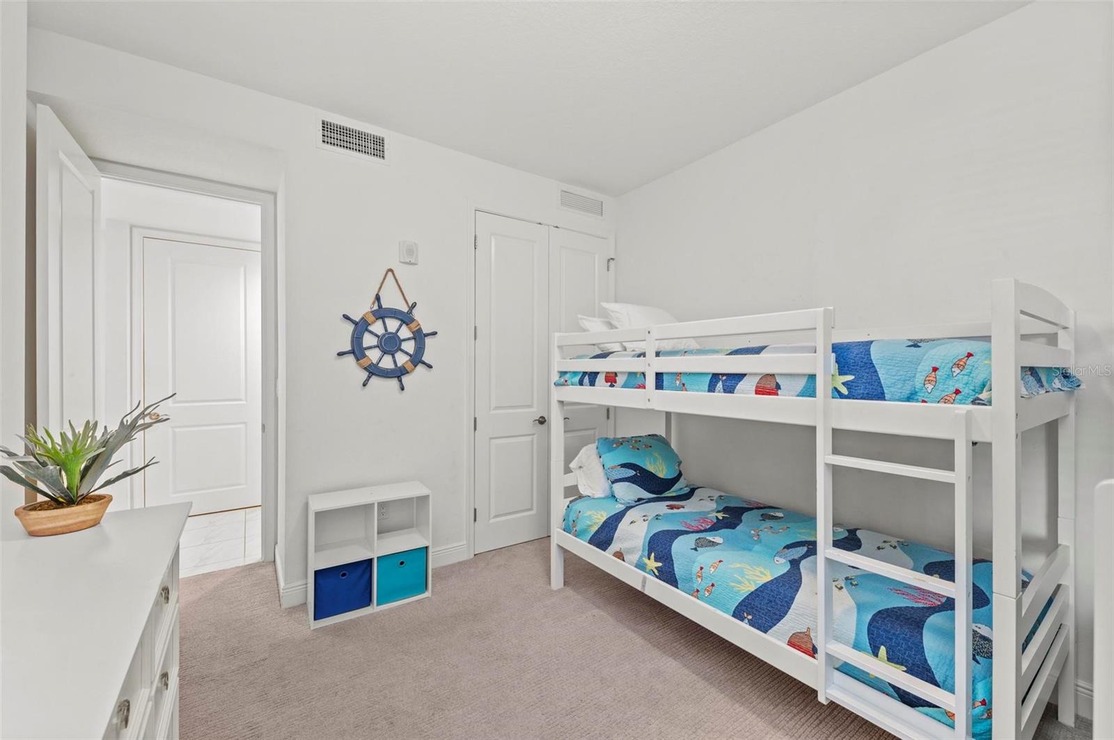 395 ARUBA CIR #302, BRADENTON, FL, 34209
