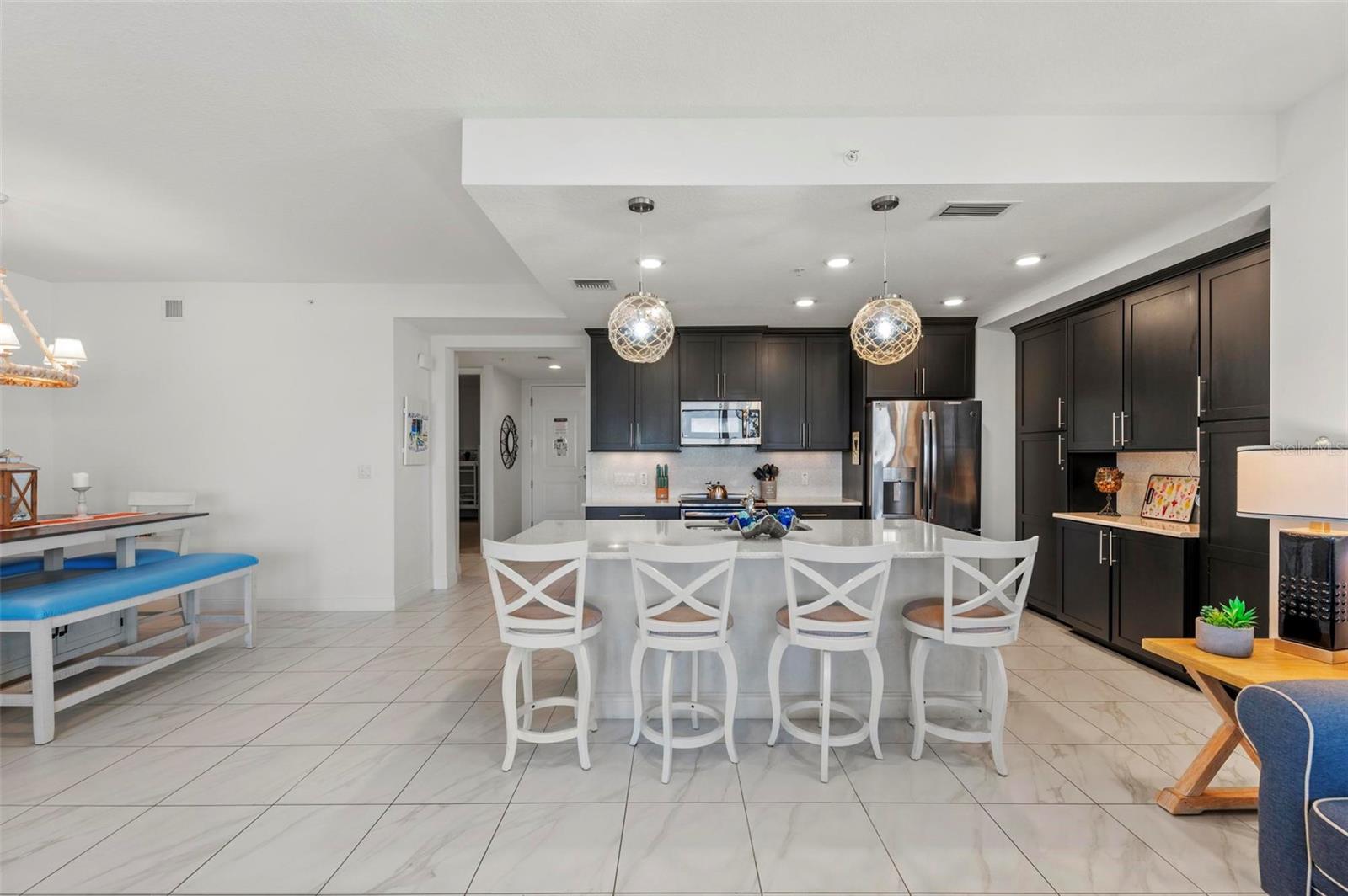 395 ARUBA CIR #302, BRADENTON, FL, 34209