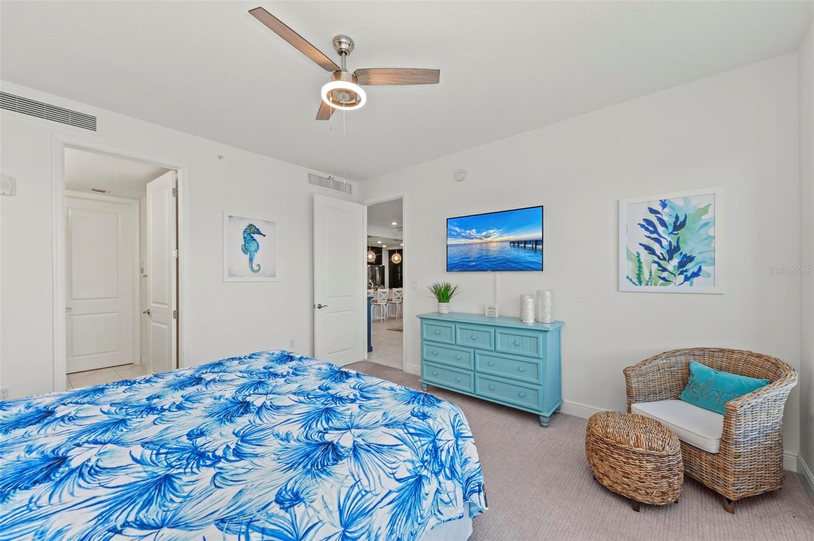 395 ARUBA CIR #302, BRADENTON, FL, 34209