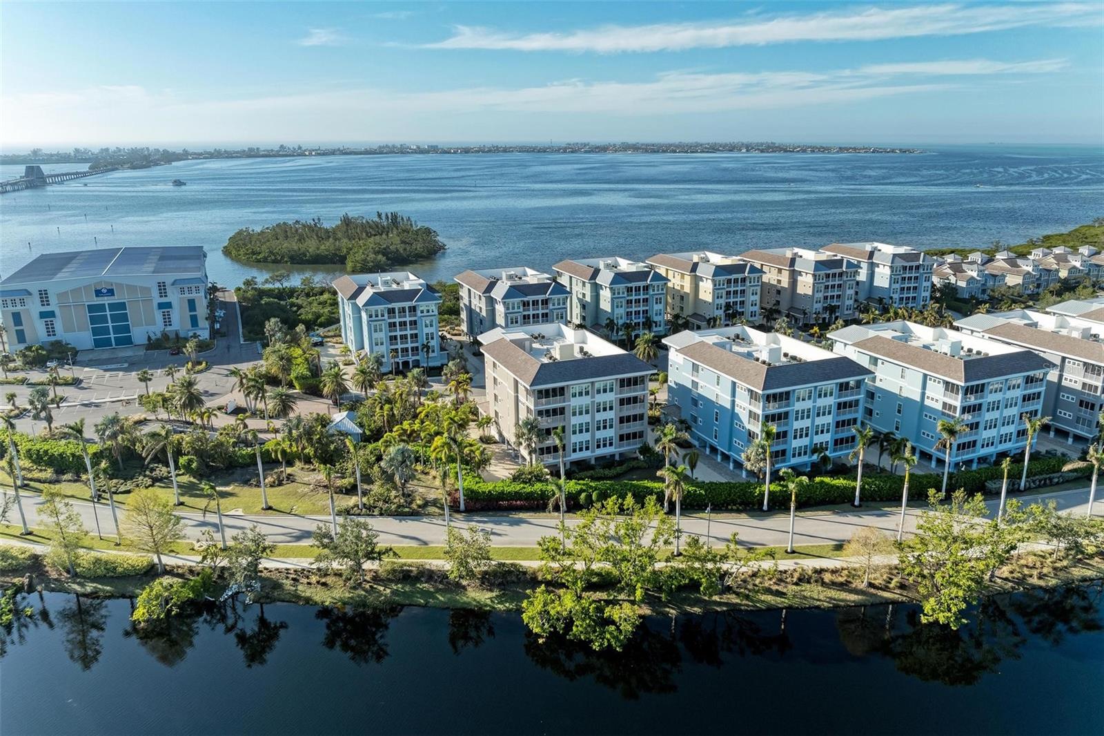395 ARUBA CIR #302, BRADENTON, FL, 34209