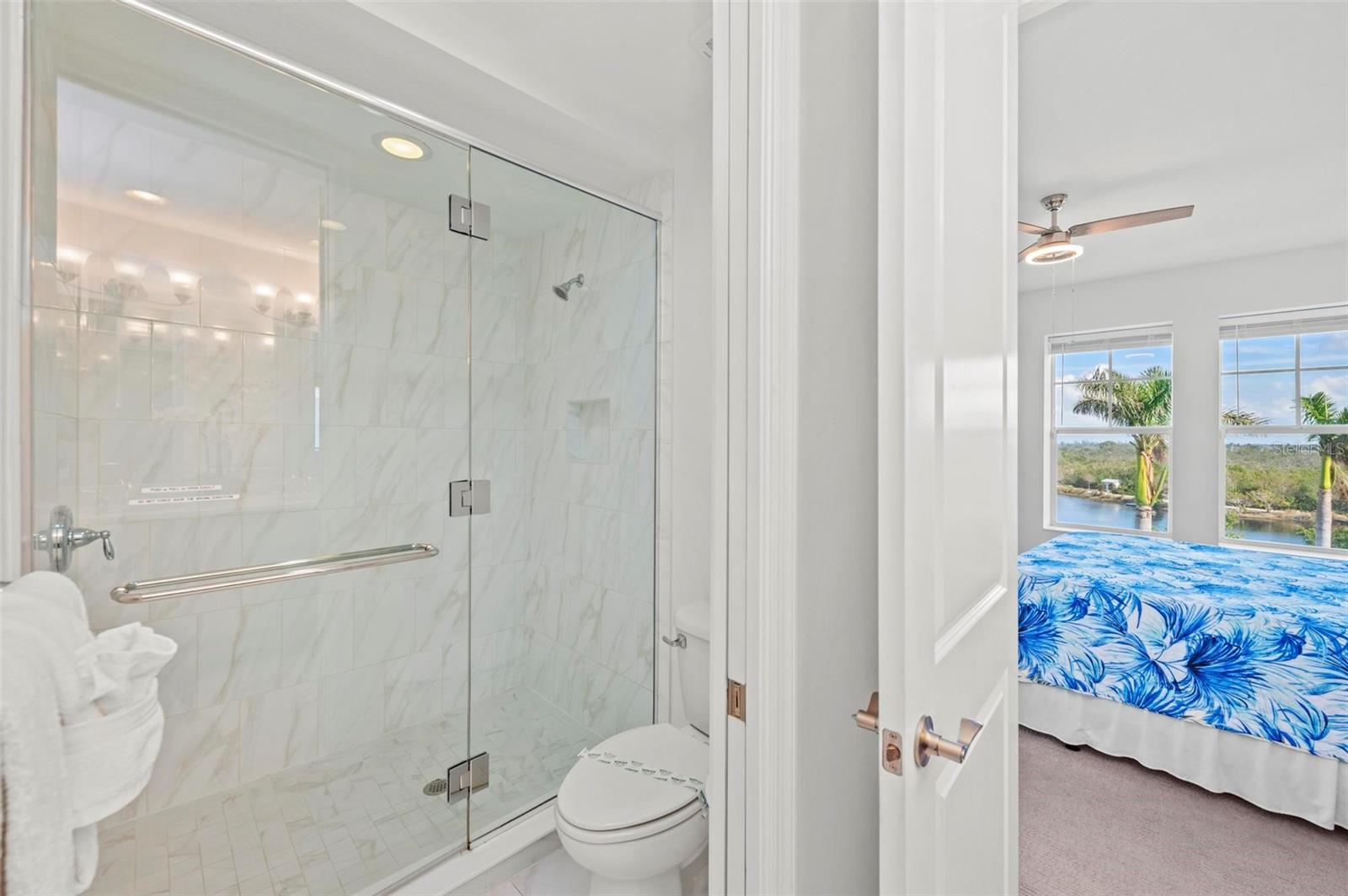 395 ARUBA CIR #302, BRADENTON, FL, 34209