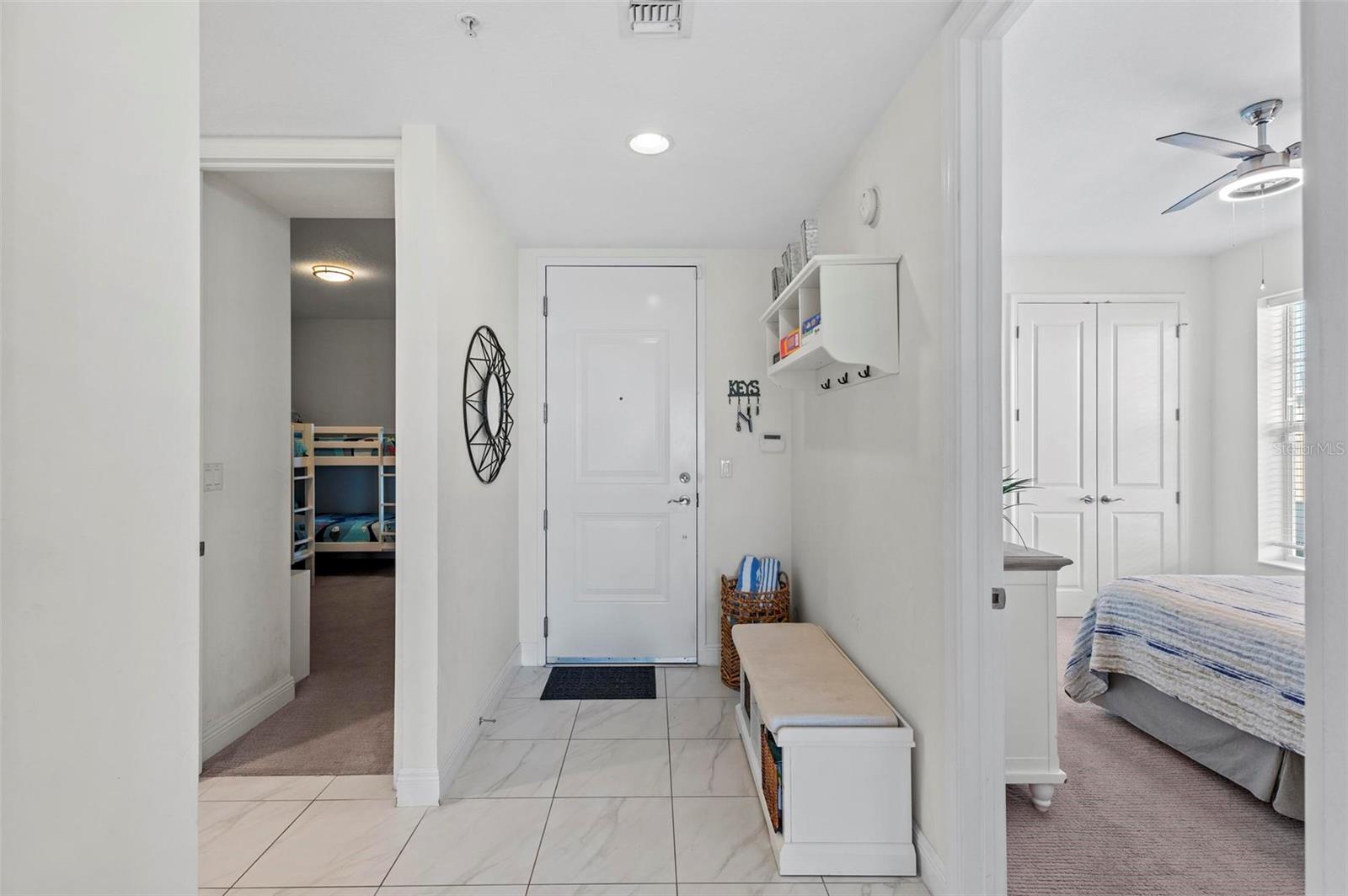 395 ARUBA CIR #302, BRADENTON, FL, 34209